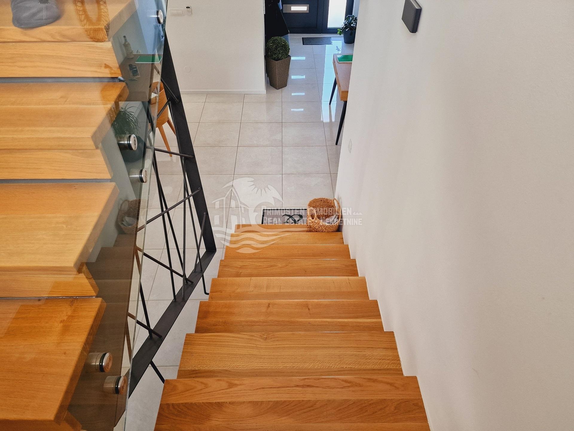 Haus Zu verkaufen - Šibensko-kninska Grad