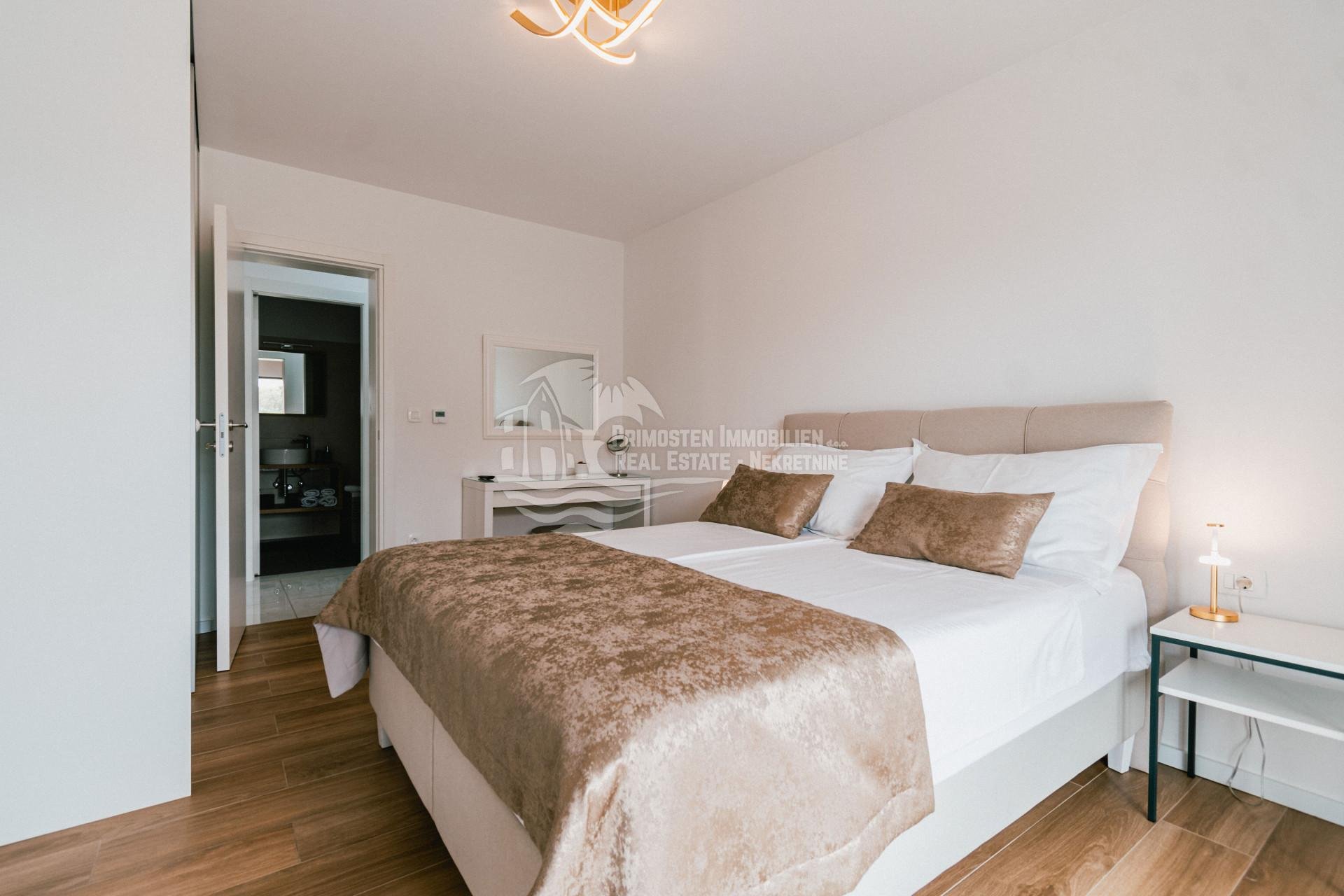 Haus Zu verkaufen - Šibensko-kninska Grad