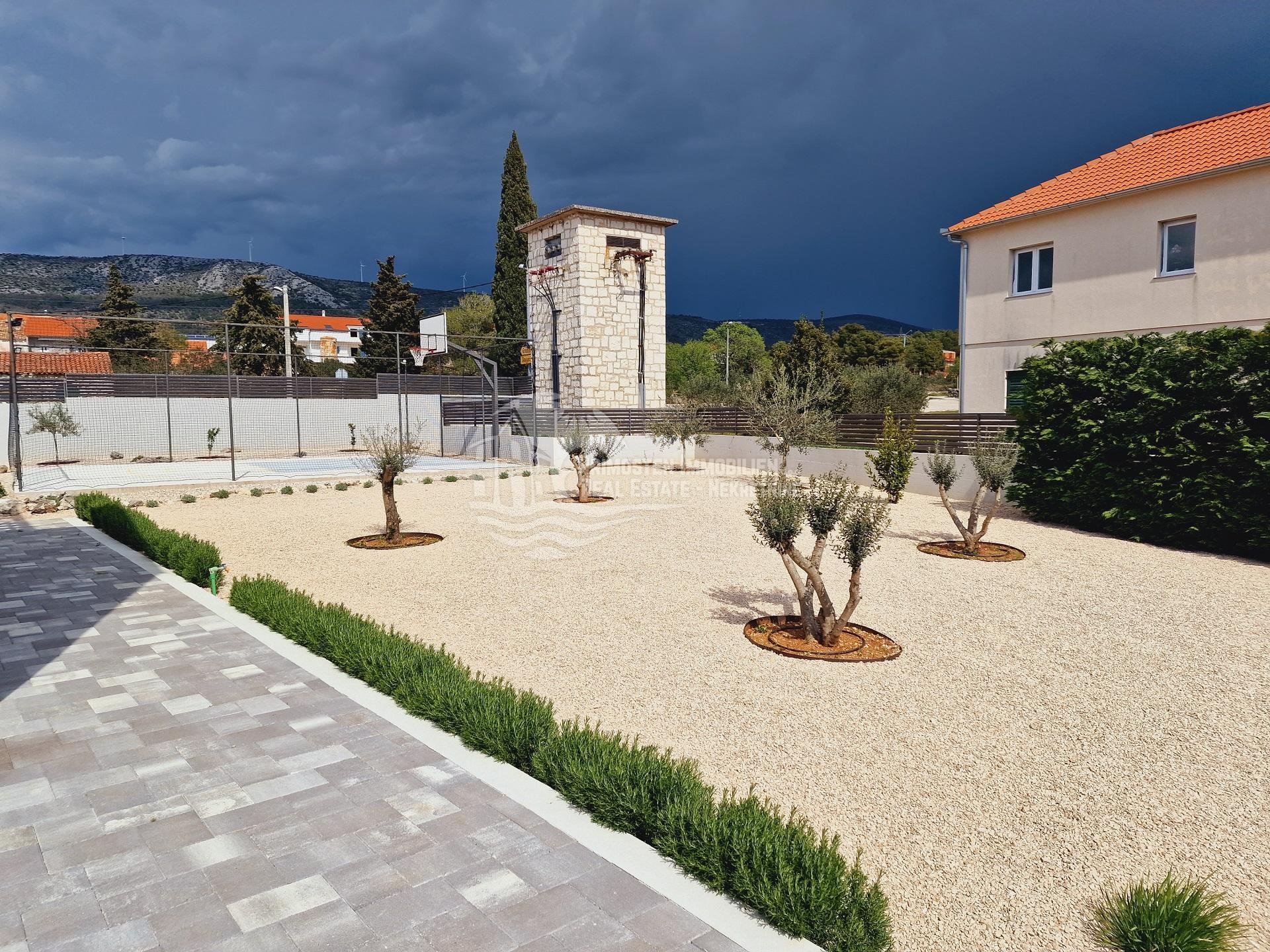 Haus Zu verkaufen - Šibensko-kninska Grad