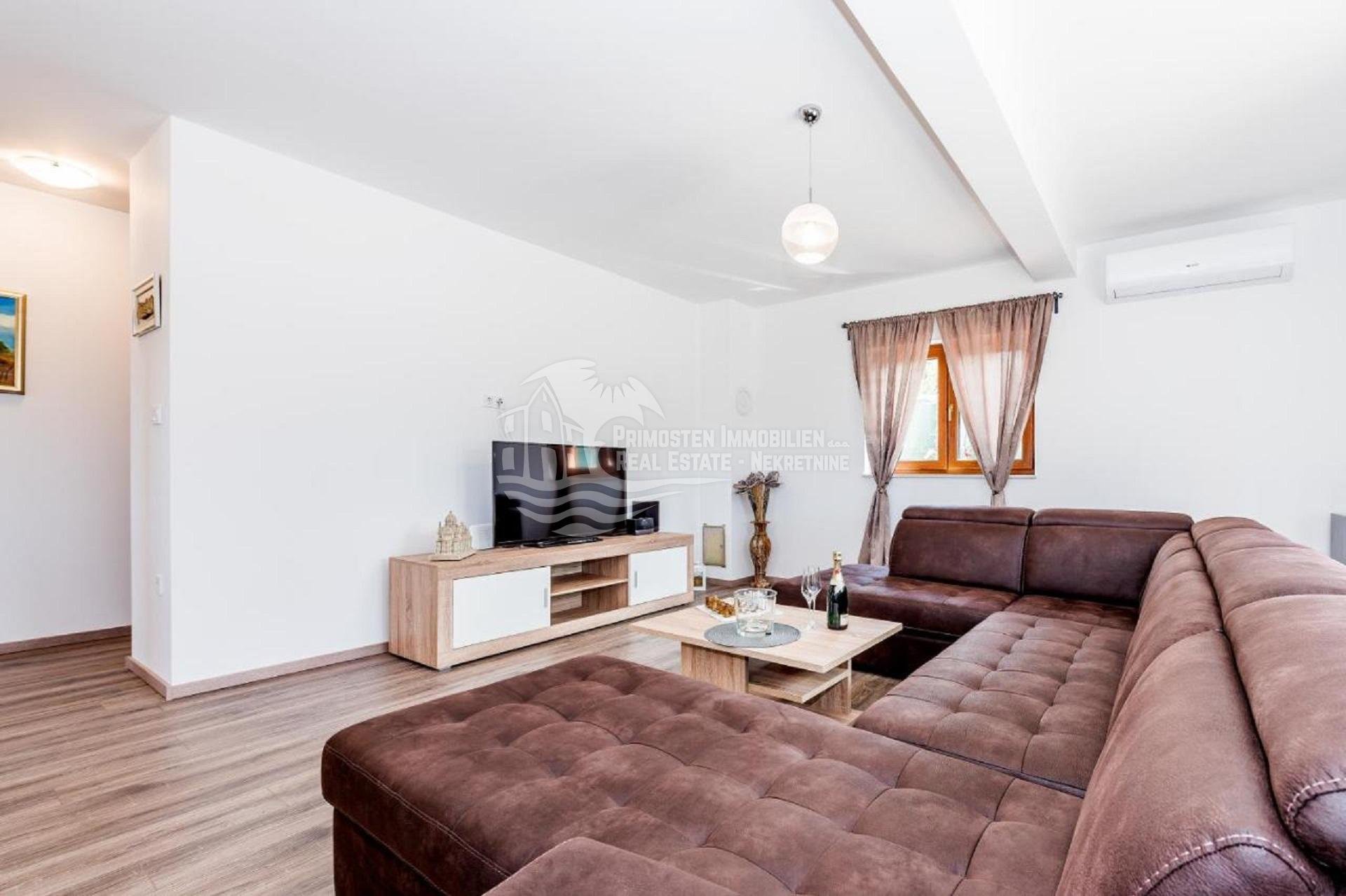 Haus Zu verkaufen - Šibensko-kninska Grad