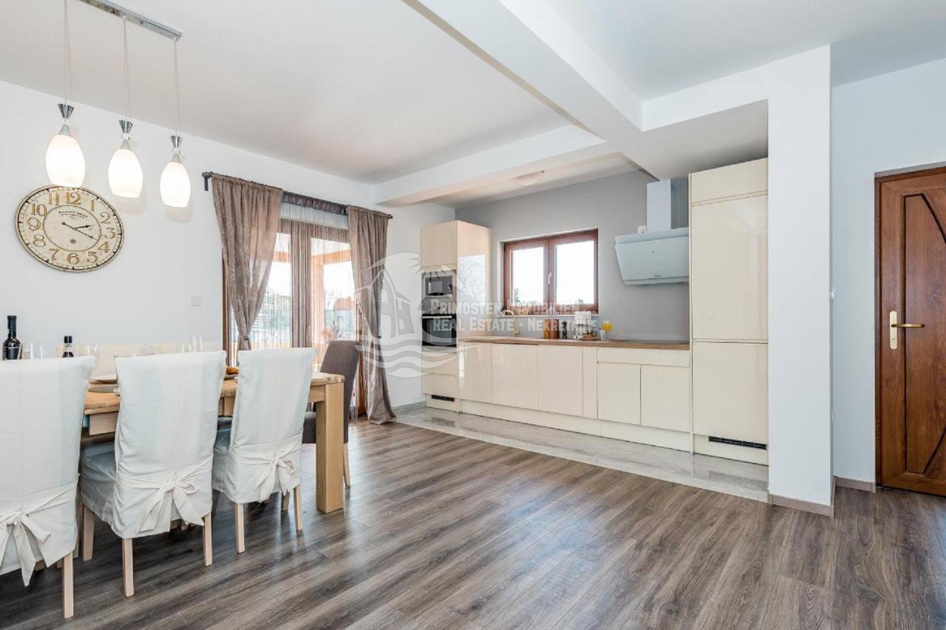 Haus Zu verkaufen - Šibensko-kninska Grad