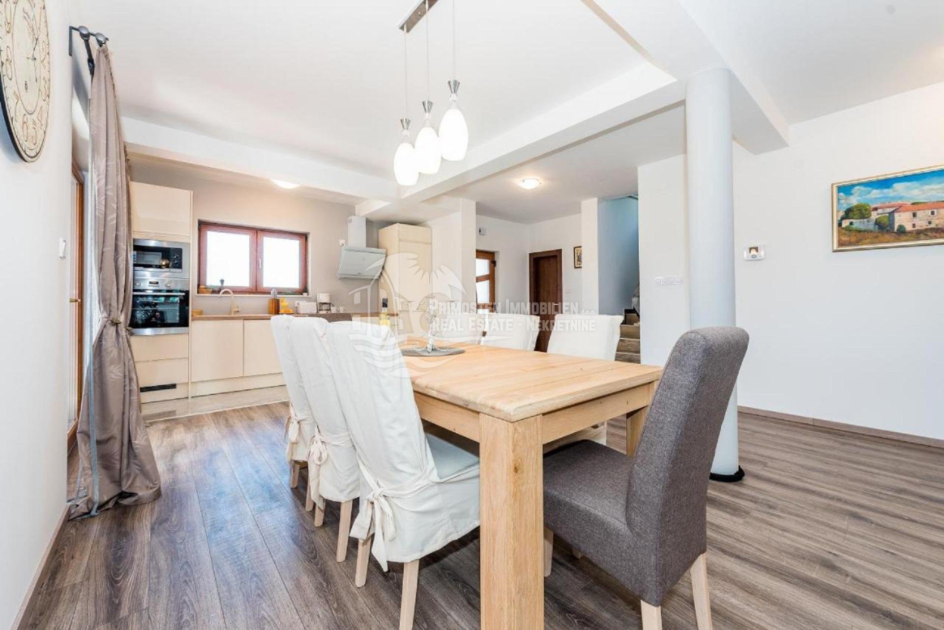 Haus Zu verkaufen - Šibensko-kninska Grad