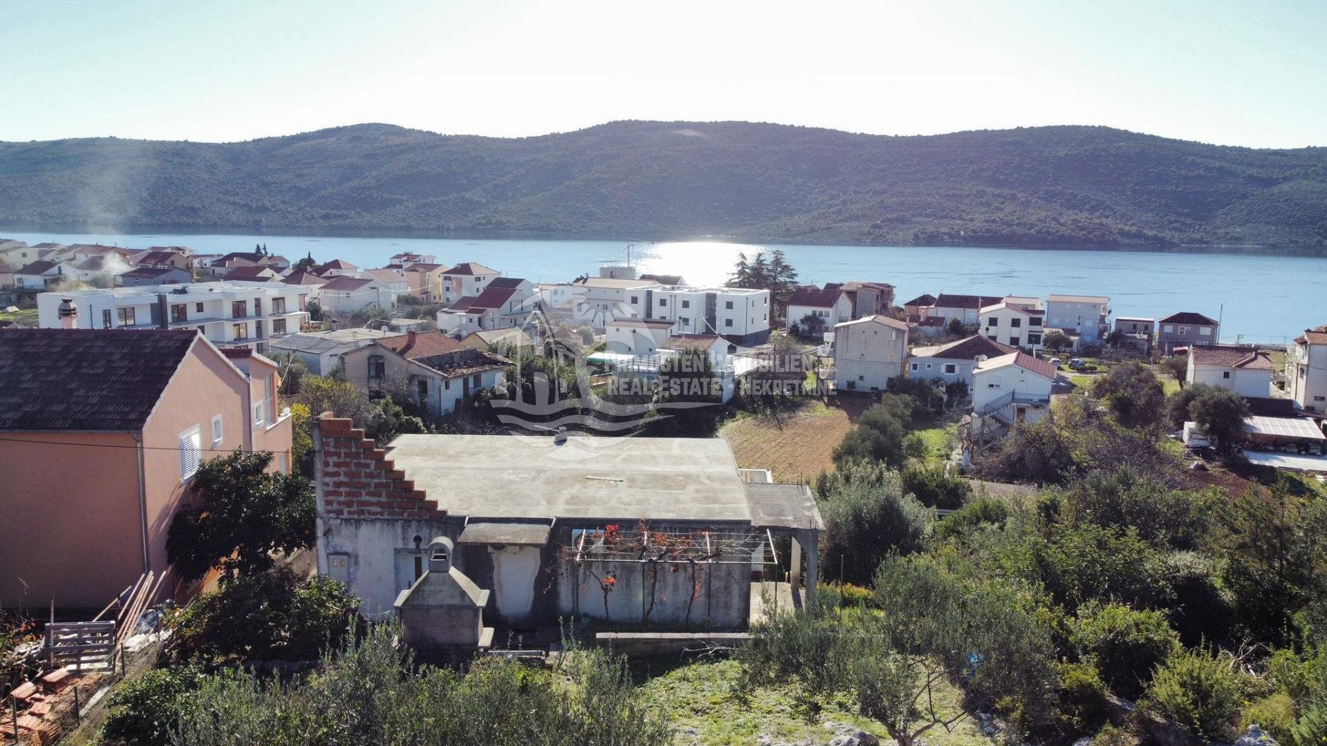 Haus Zu verkaufen - Splitsko-dalmatinska Marina - foto 1/5