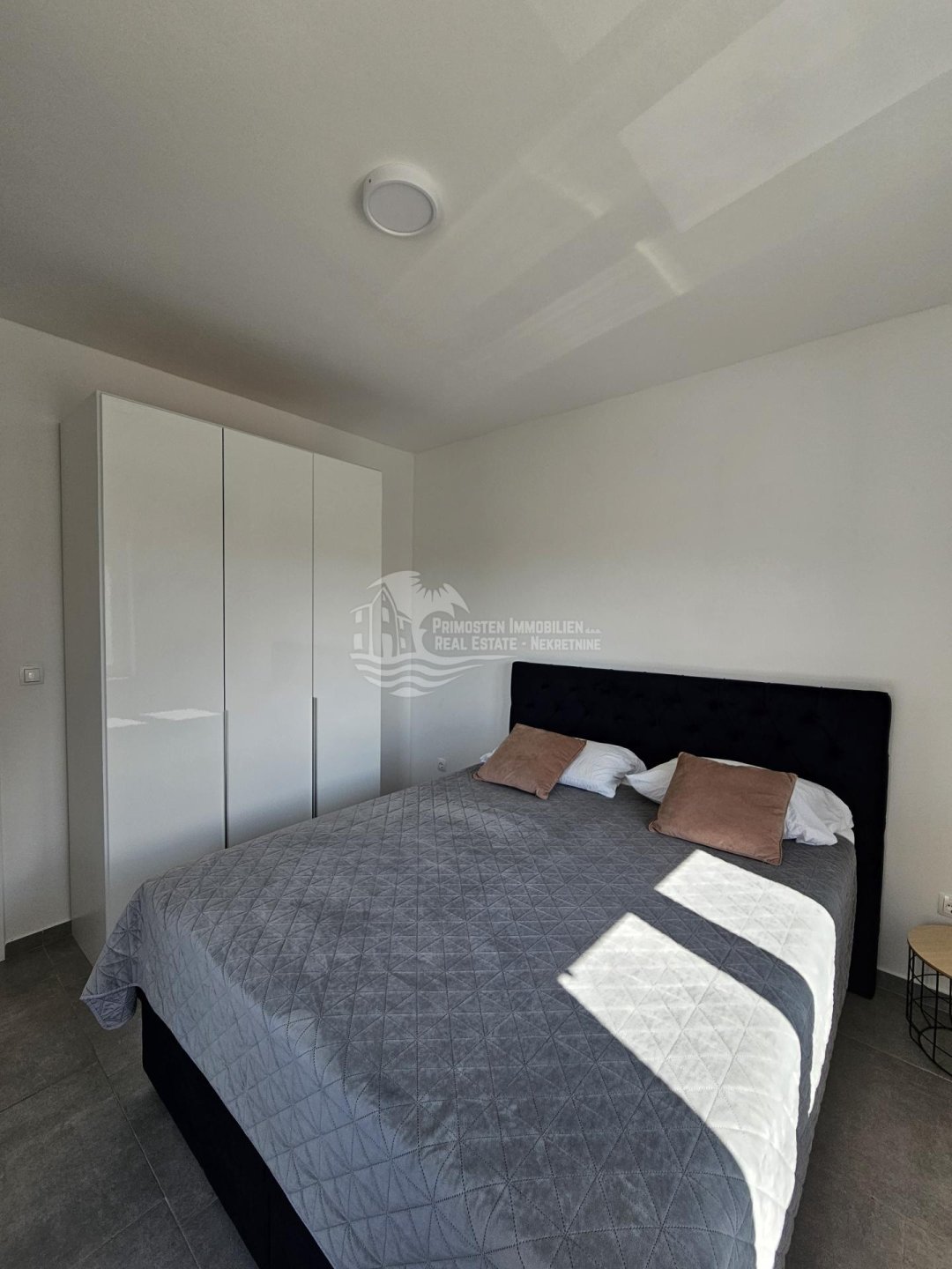 Apartment Zu verkaufen - Šibensko-kninska Zečevo Rogozničko