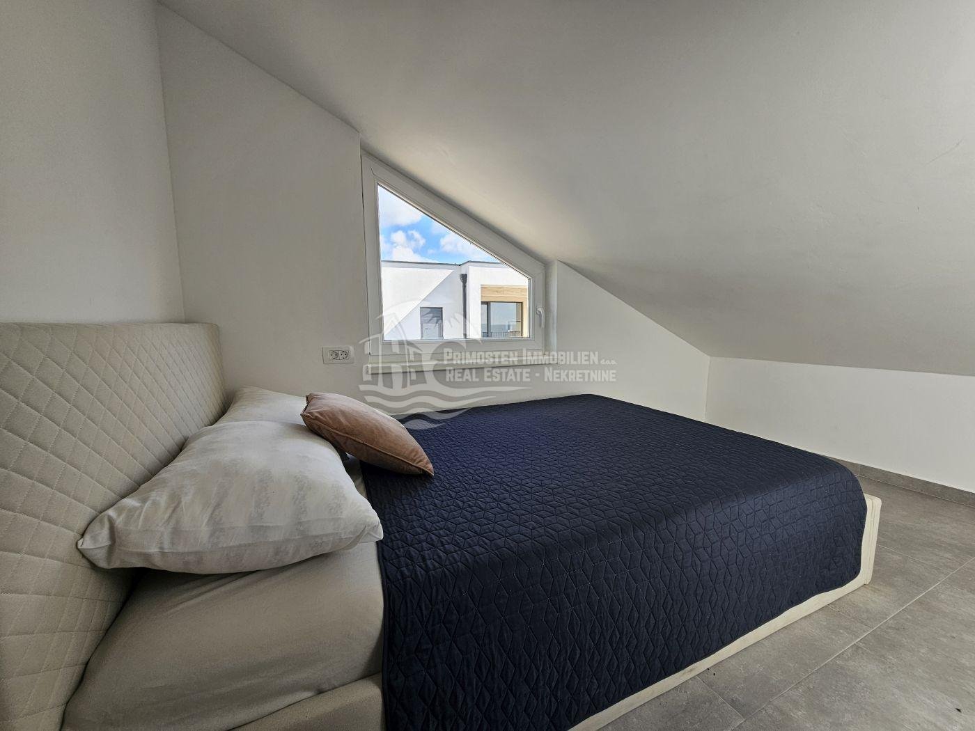Apartma Naprodaj - Šibensko-kninska Zečevo Rogozničko