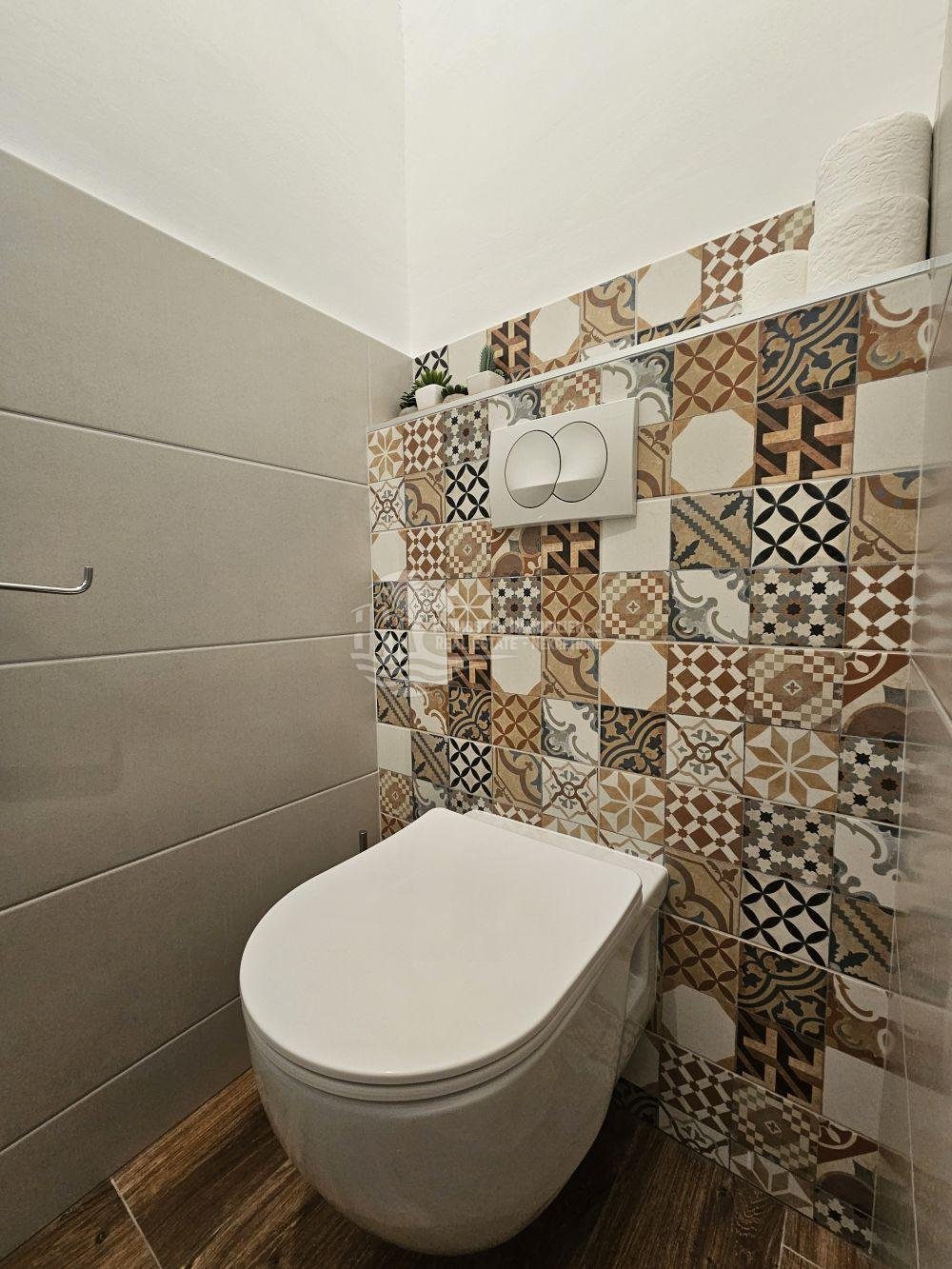 Flat For sale - Šibensko-kninska Grad