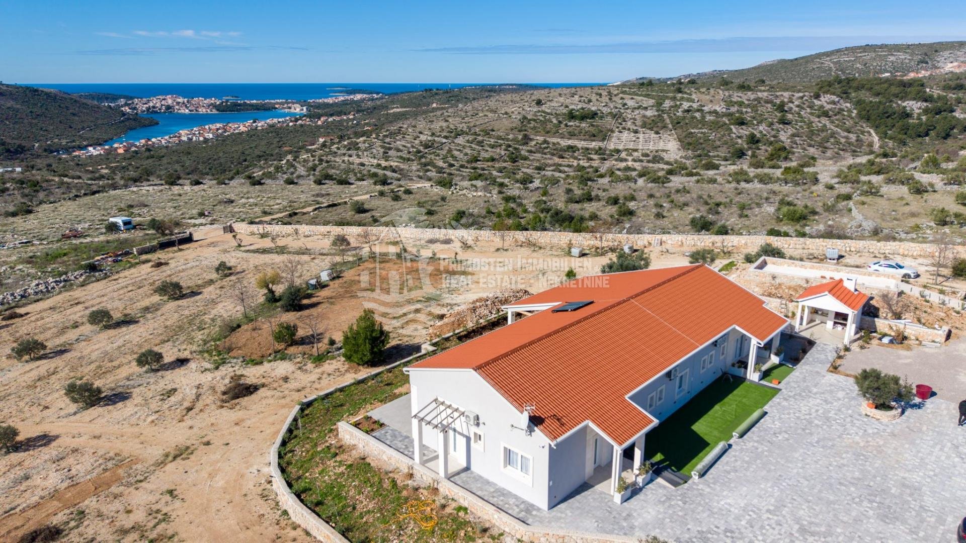 Maison À vendre - Šibensko-kninska Rogoznica
