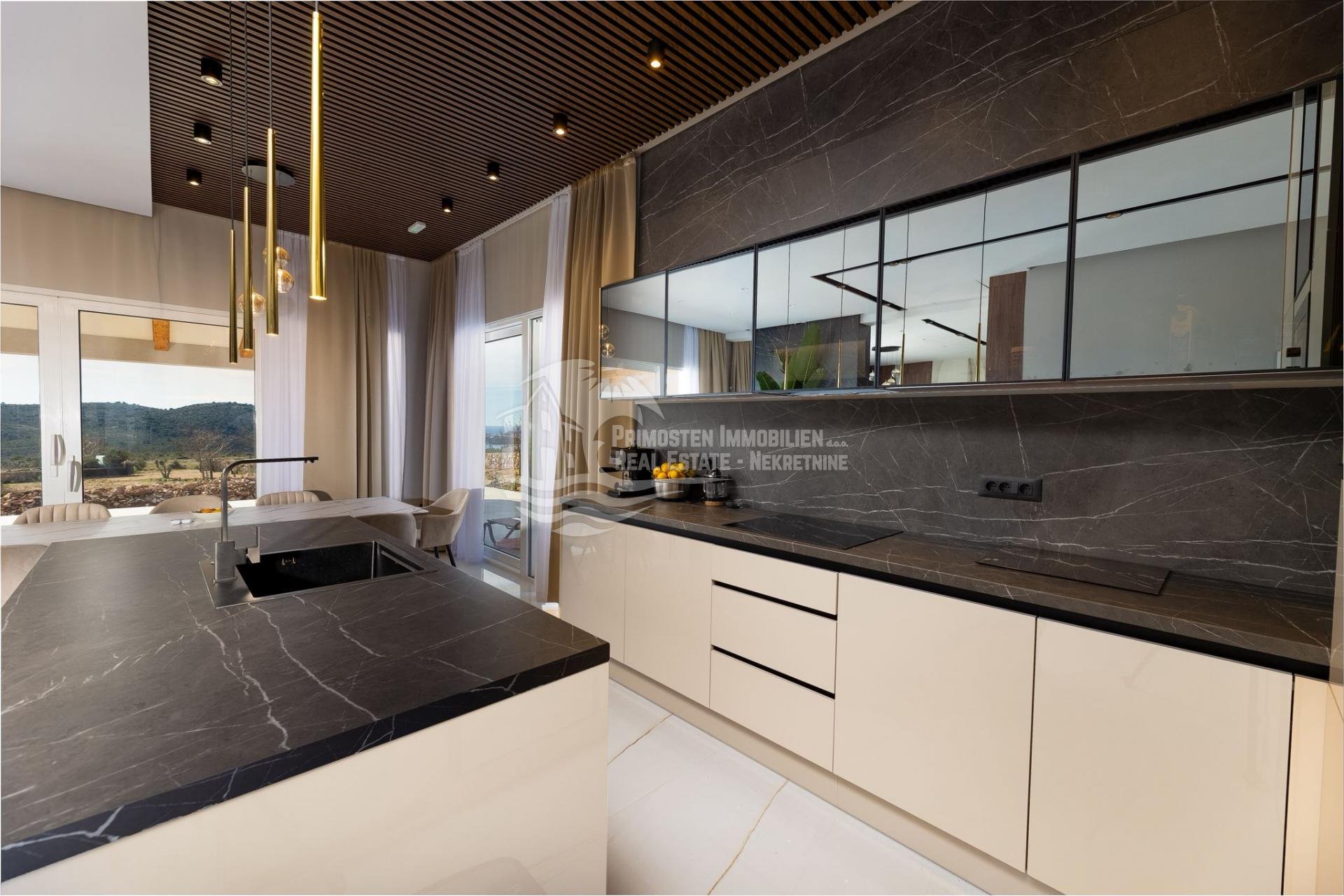 Maison À vendre - Šibensko-kninska Rogoznica