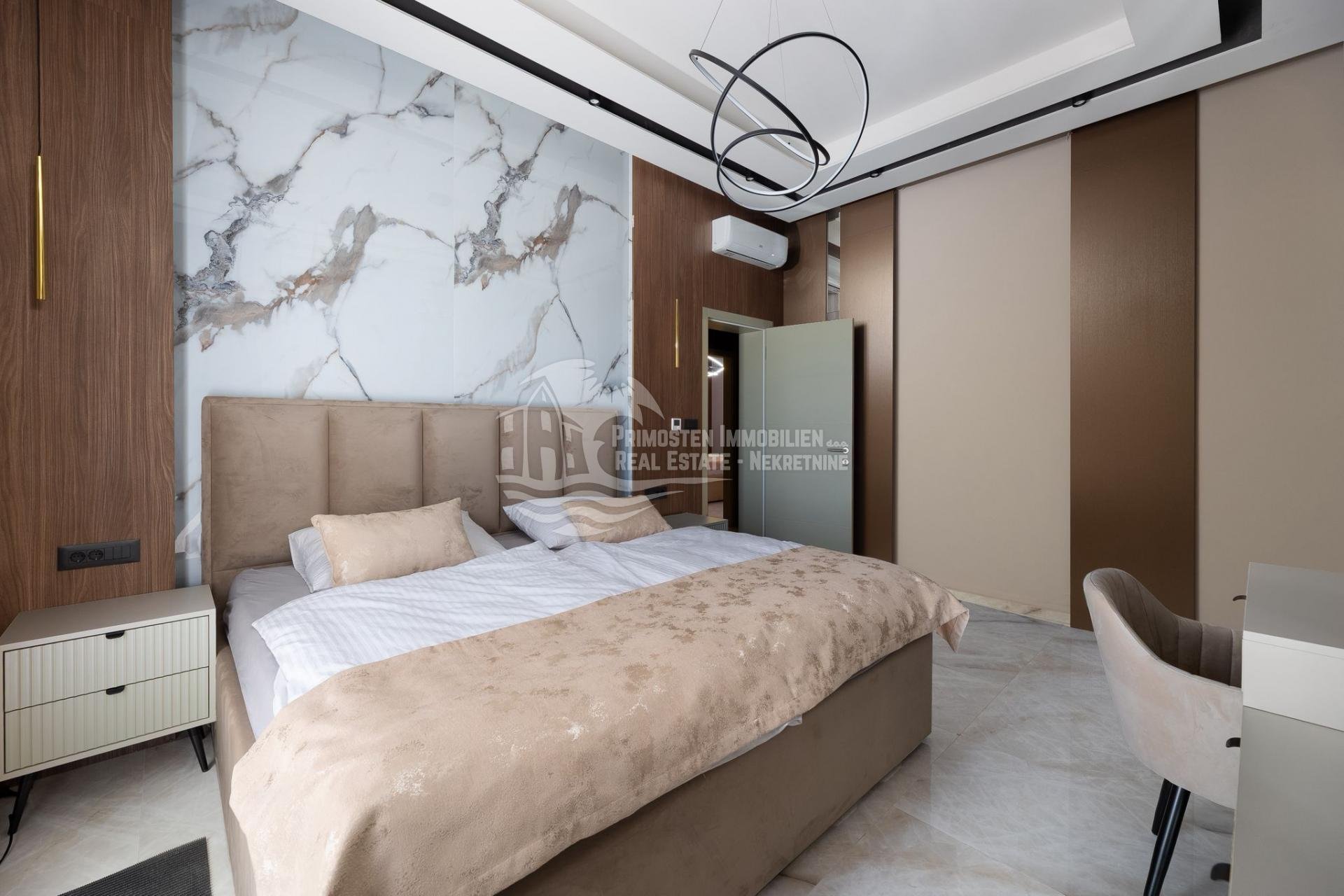 Maison À vendre - Šibensko-kninska Rogoznica