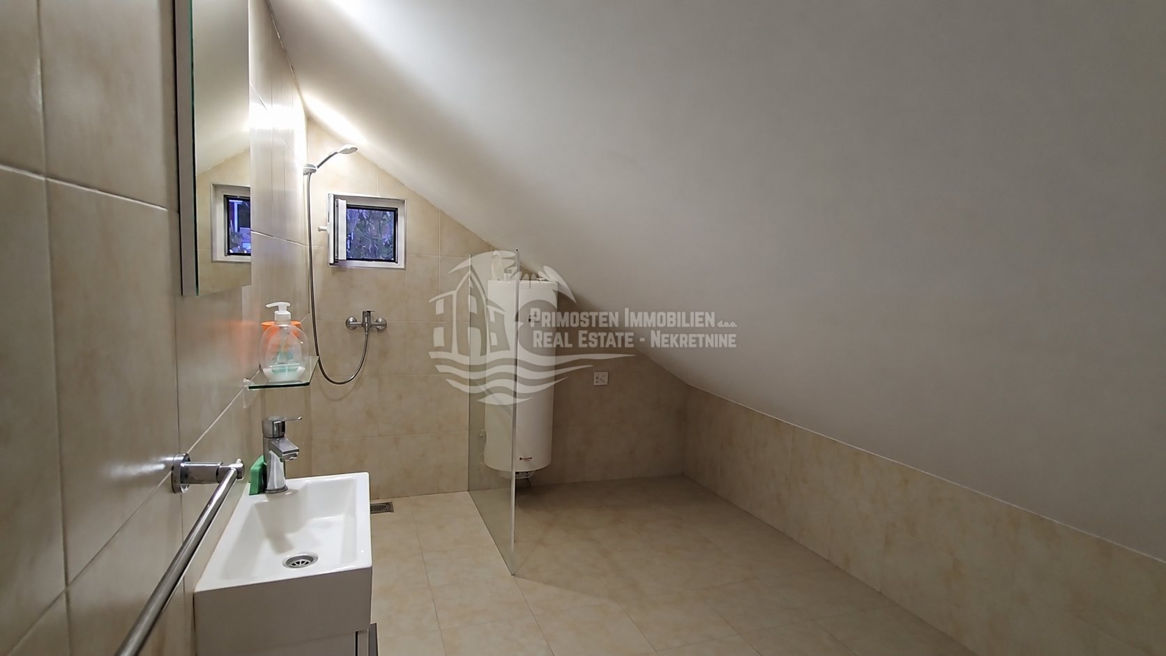 Casa In vendita - Šibensko-kninska Rogoznica