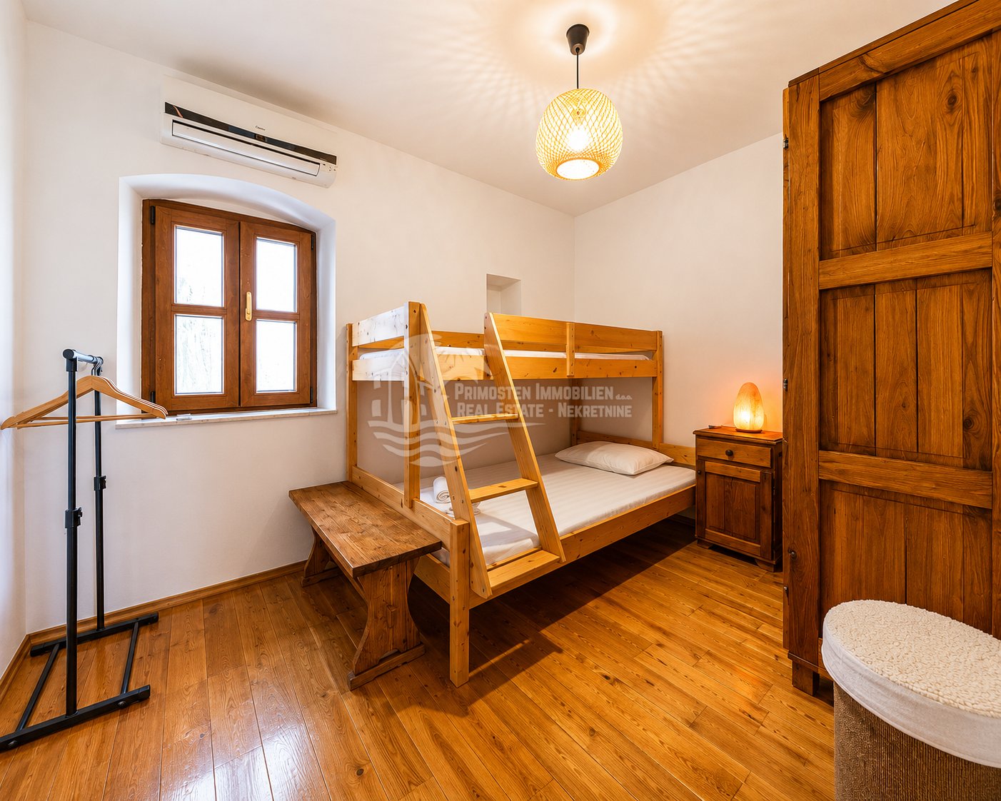 Kuća Na prodaju - Splitsko-dalmatinska Okrug Gornji