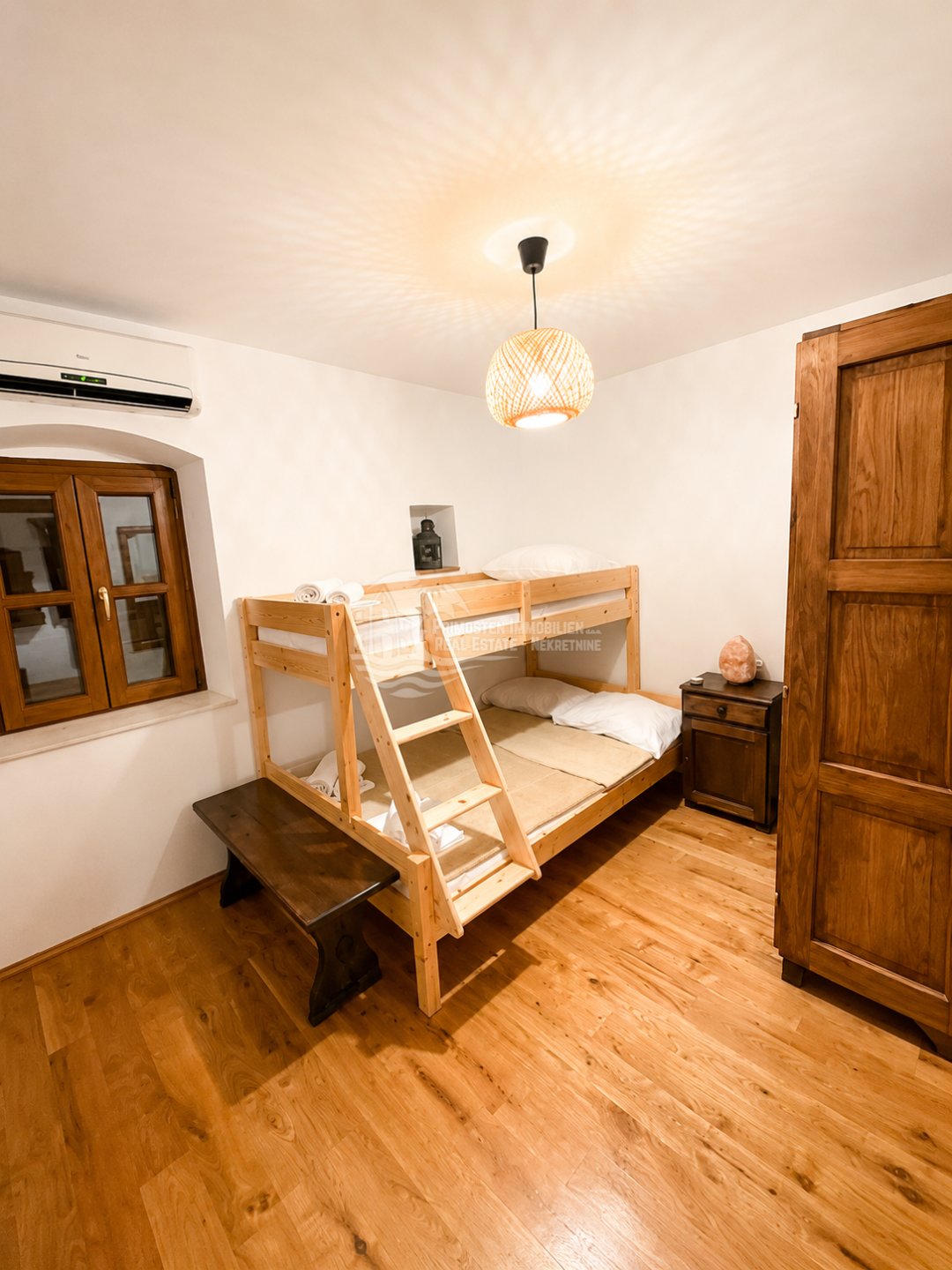 Kuća Na prodaju - Splitsko-dalmatinska Okrug Gornji