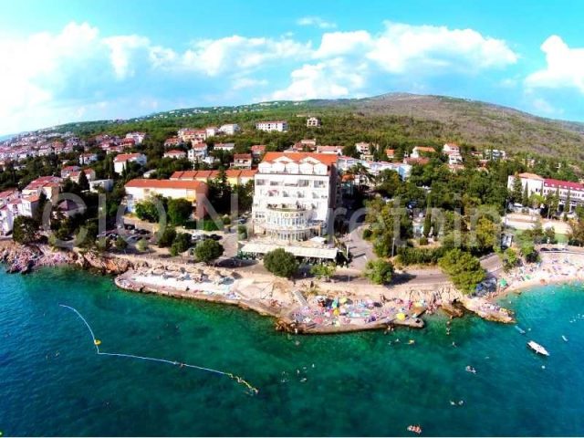 Poslovni prostor na prodaju 5000 m² – Selce