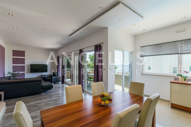 Hiša Na predaj -  Okrug Gornji