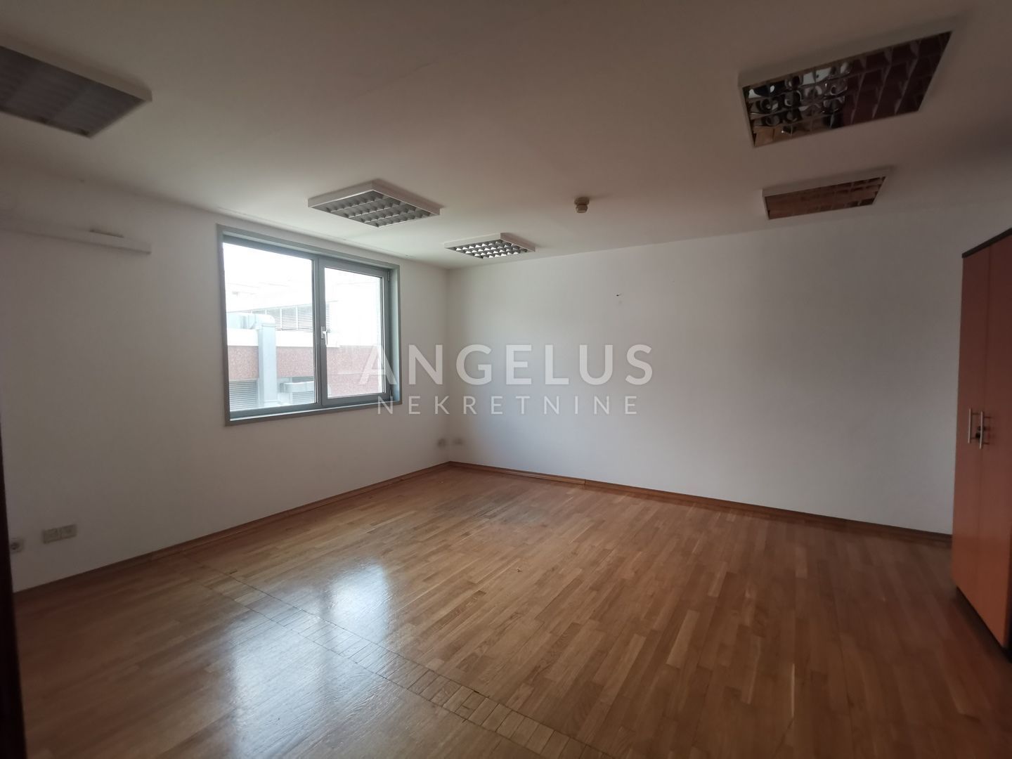 Komerční Na prodej -  Donji grad