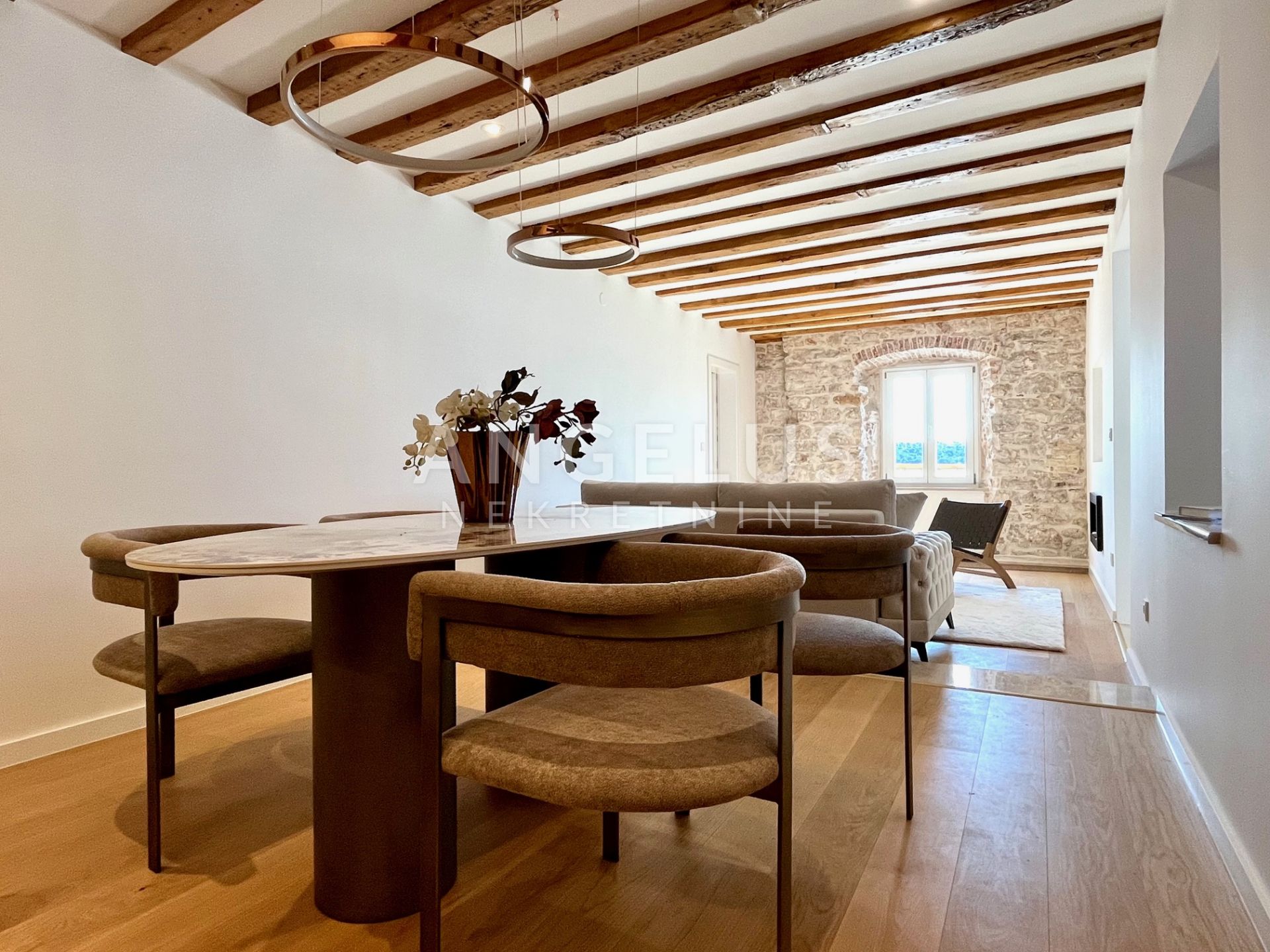 Flat For sale -  Grad