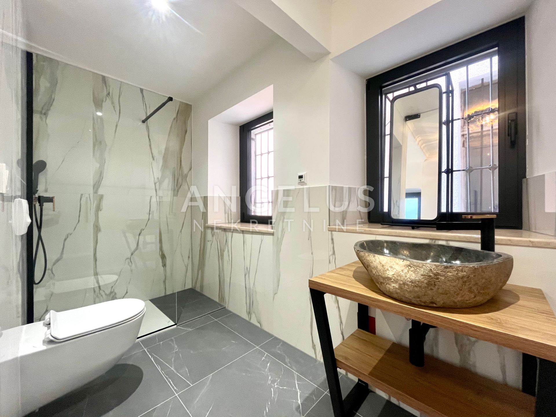 Flat For sale -  Grad