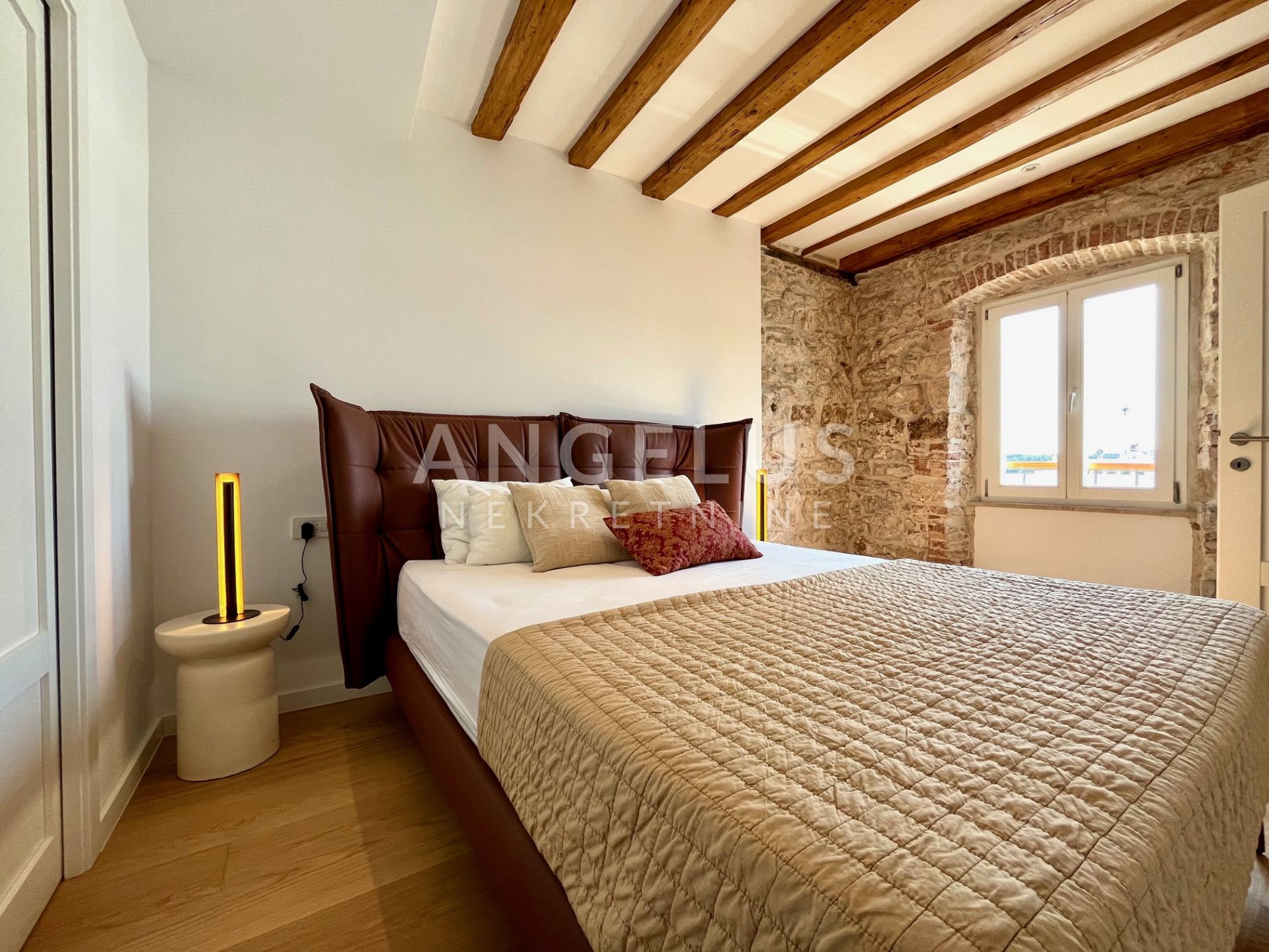 Flat For sale -  Grad