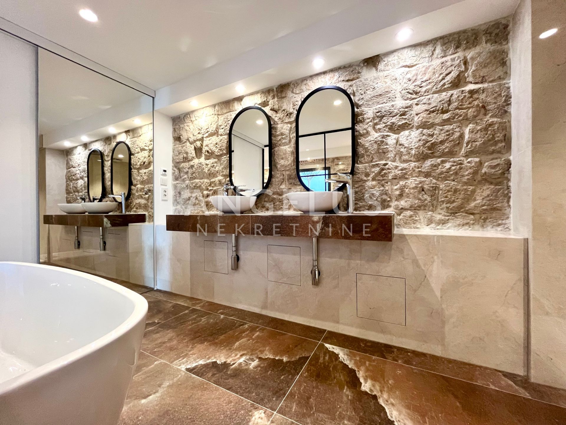 Flat For sale -  Grad