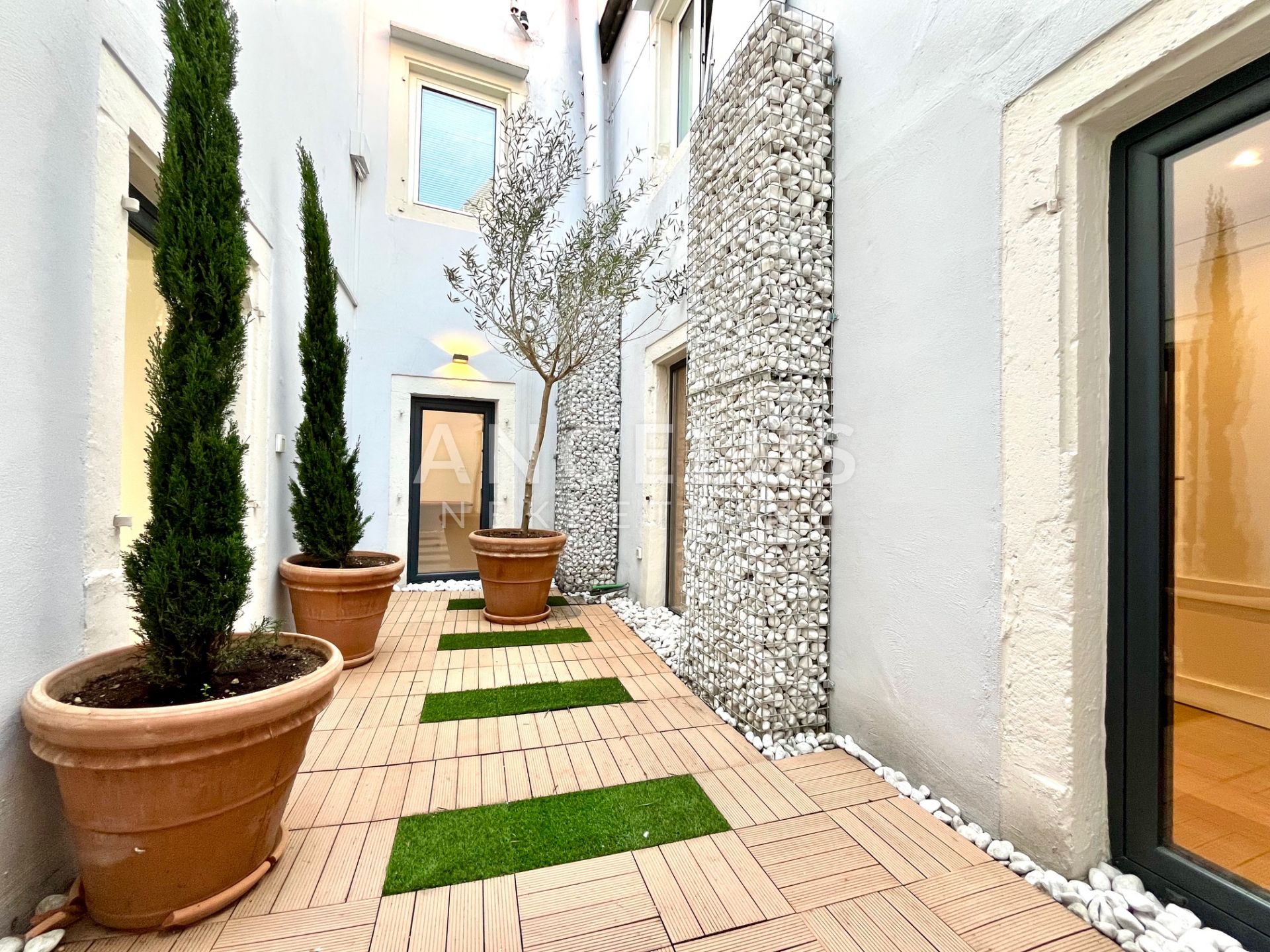 Flat For sale -  Grad