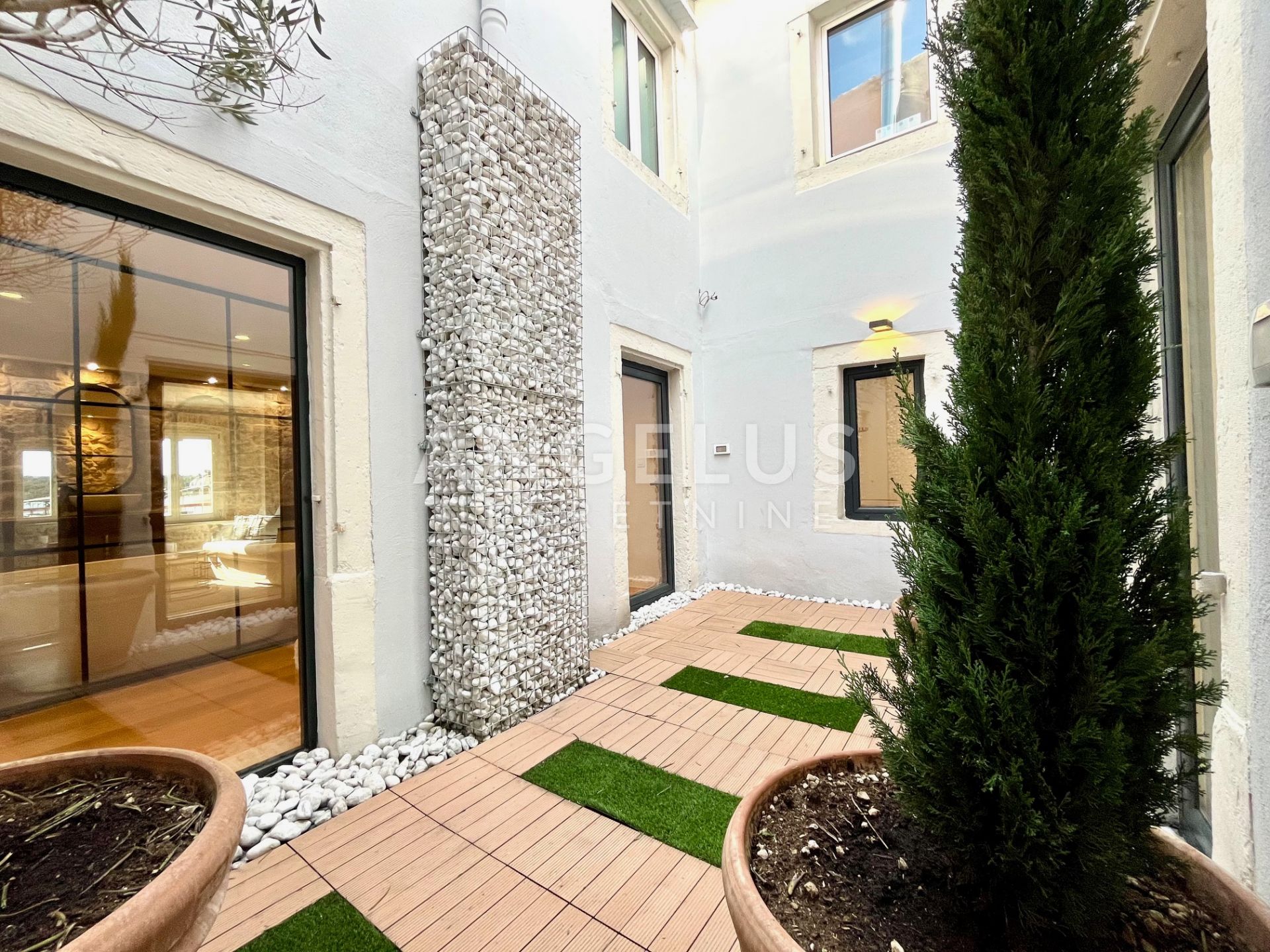 Flat For sale -  Grad