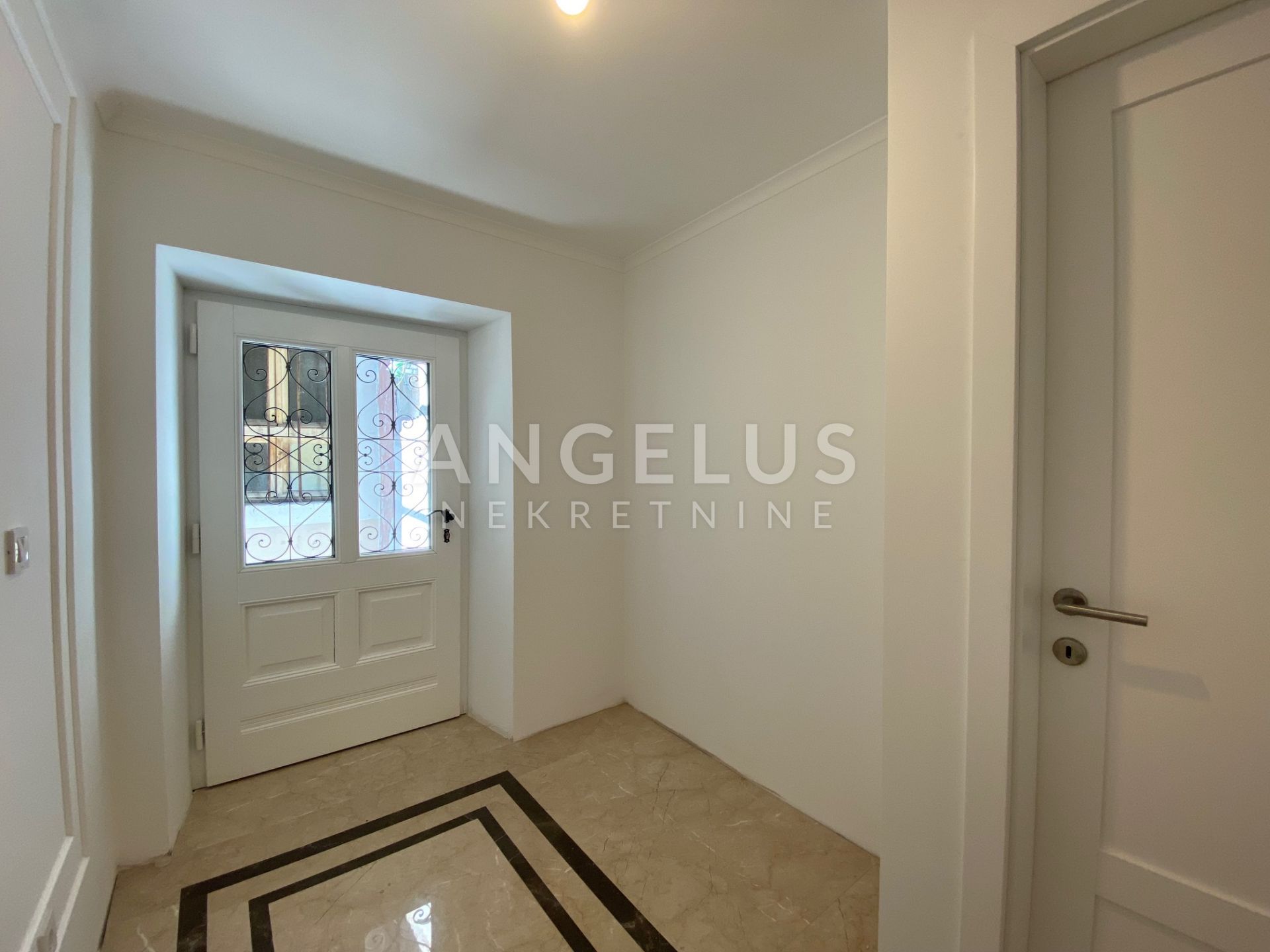 Apartma Naprodaj - Šibensko-kninska Grad