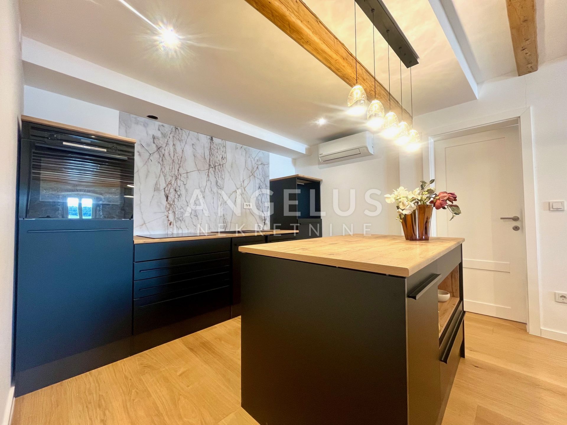 Flat For sale -  Grad