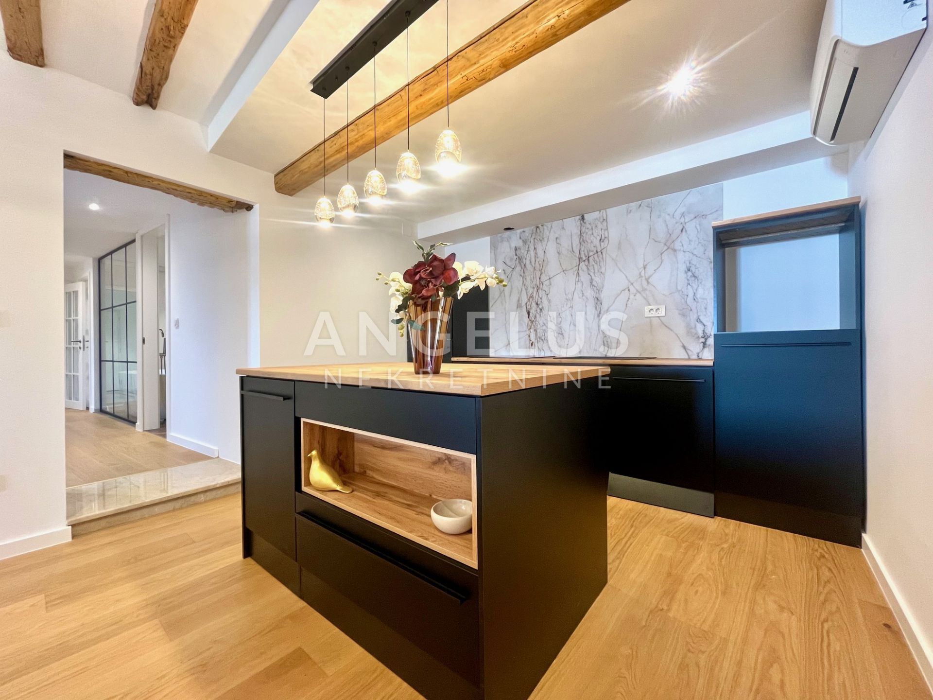 Flat For sale -  Grad