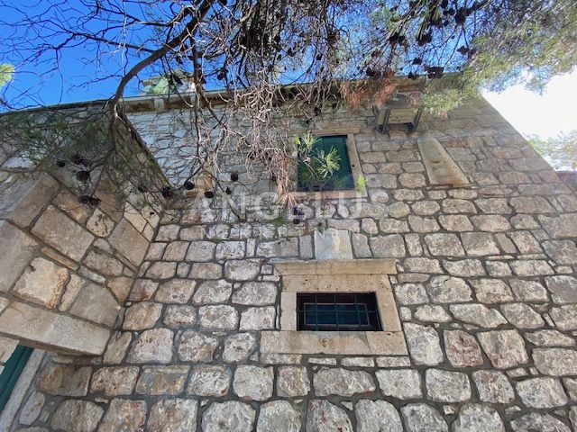 Kuća Na prodaju -  Tisno