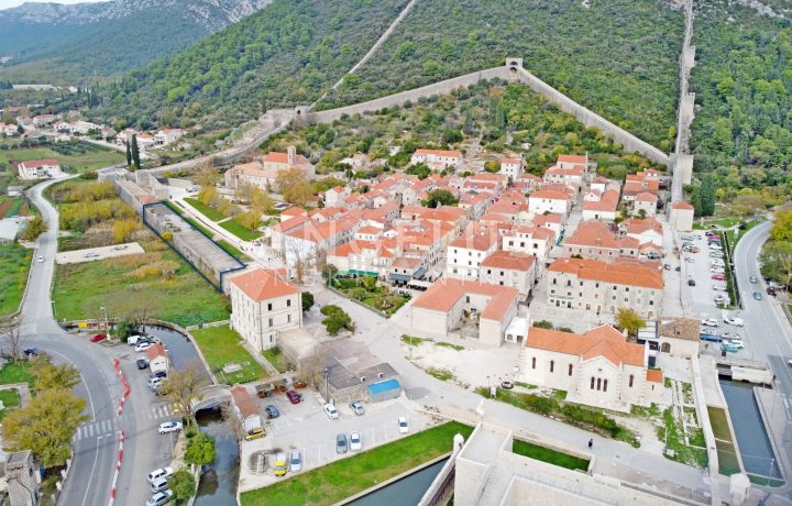 Commerciale in vendita 756 m² – Ston
