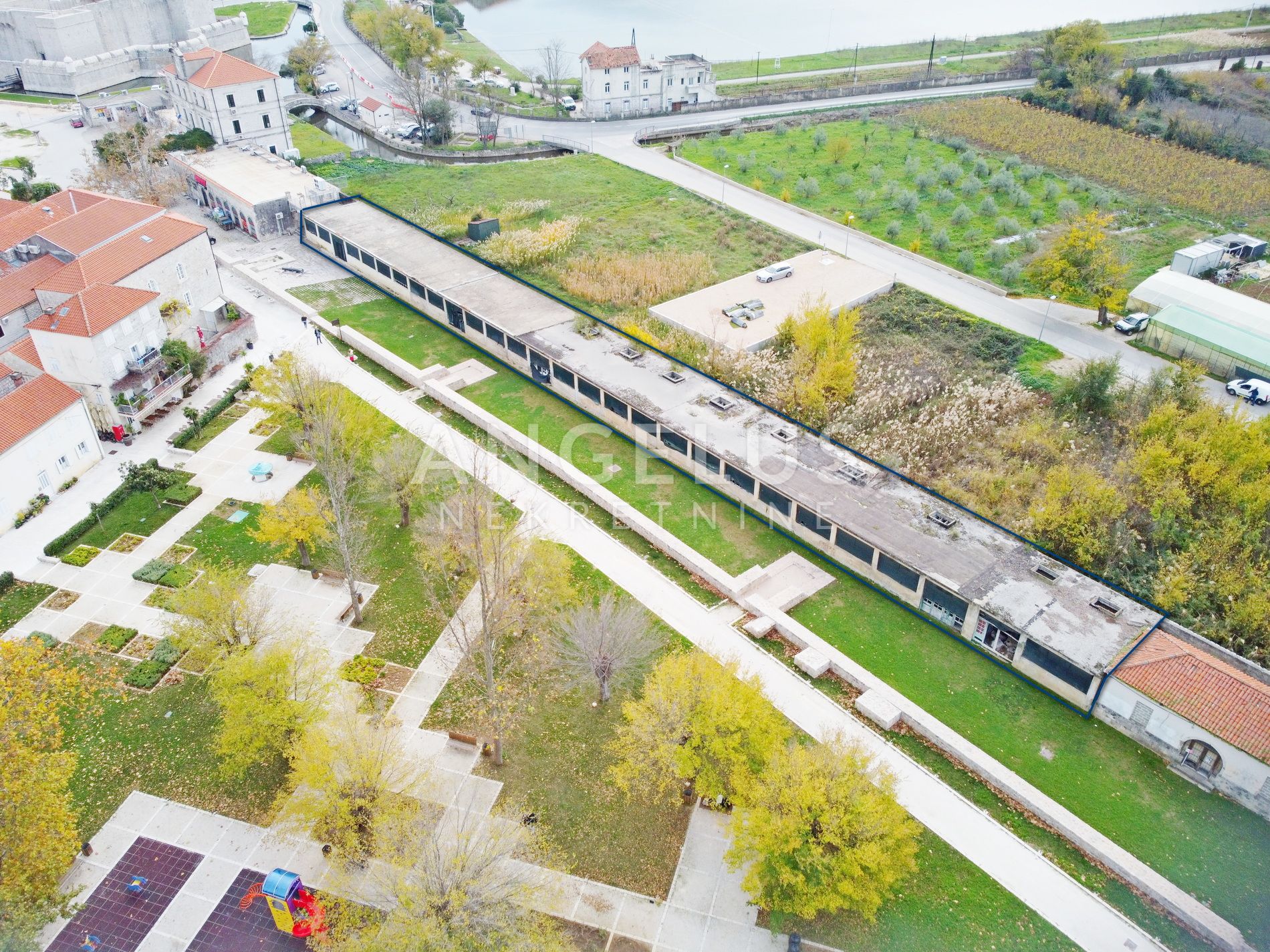 Komerčné Na predaj -  Ston