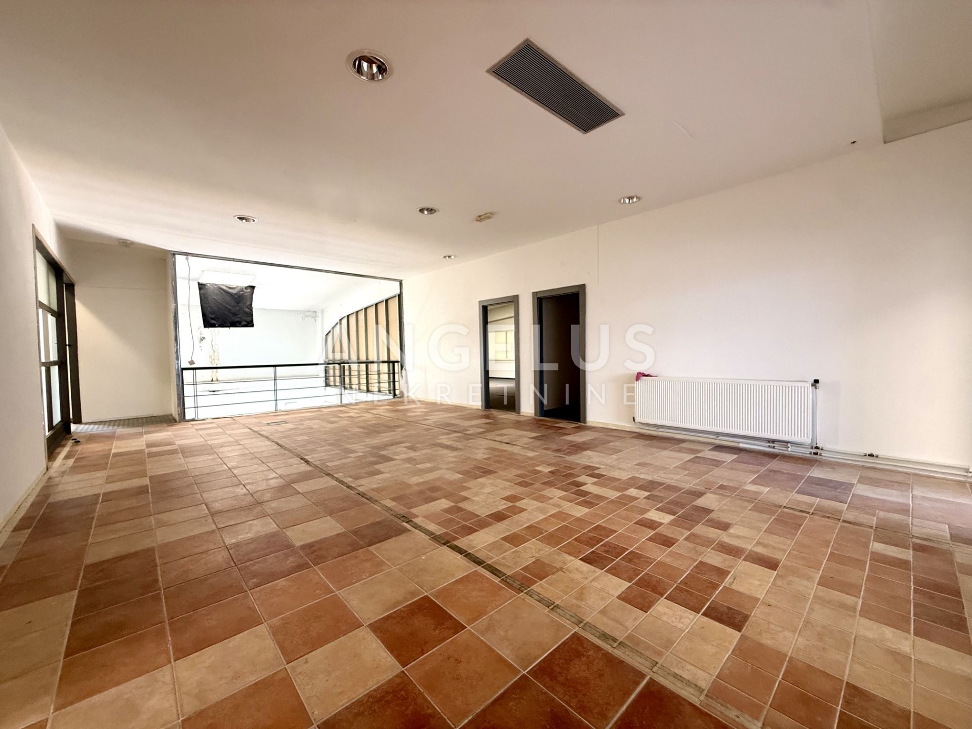 Commerciale In vendita -  Buzin