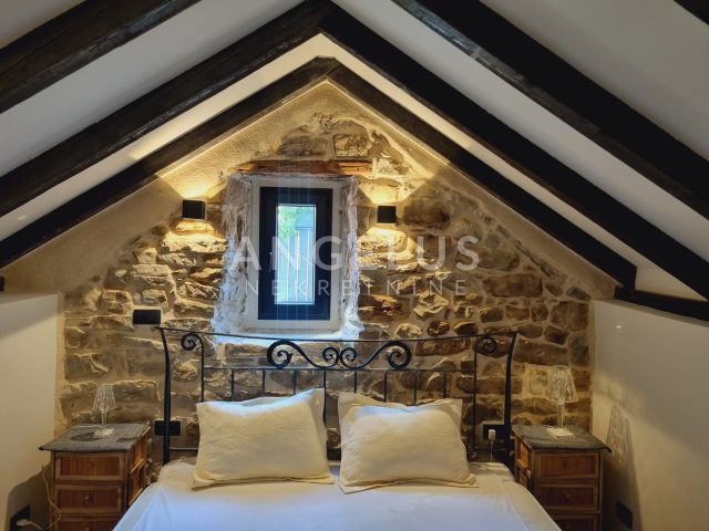 Dom Na predaj - Splitsko-dalmatinska Kaštel Lukšić - foto 2/23