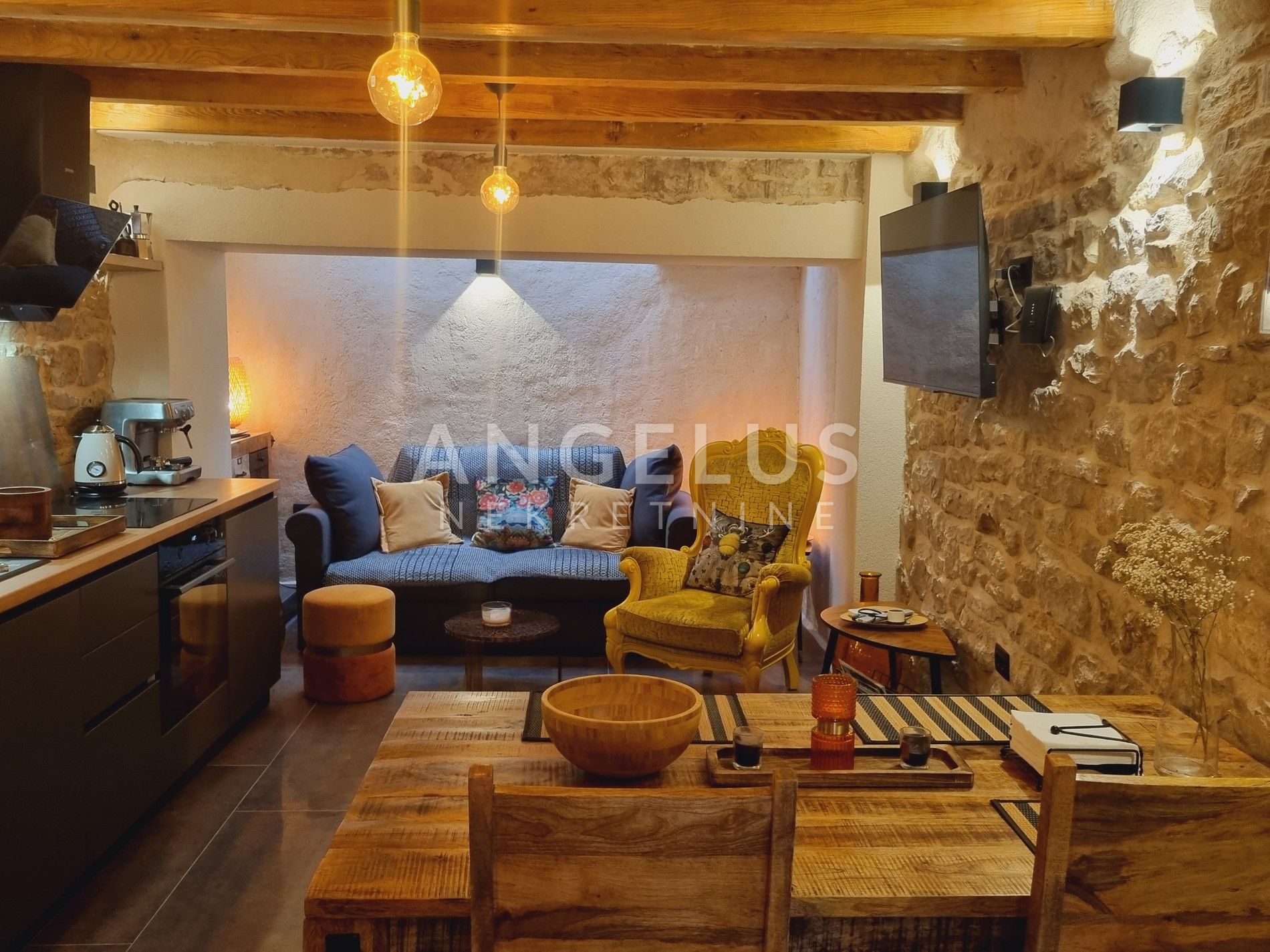 Casa In vendita - Splitsko-dalmatinska Kaštel Lukšić