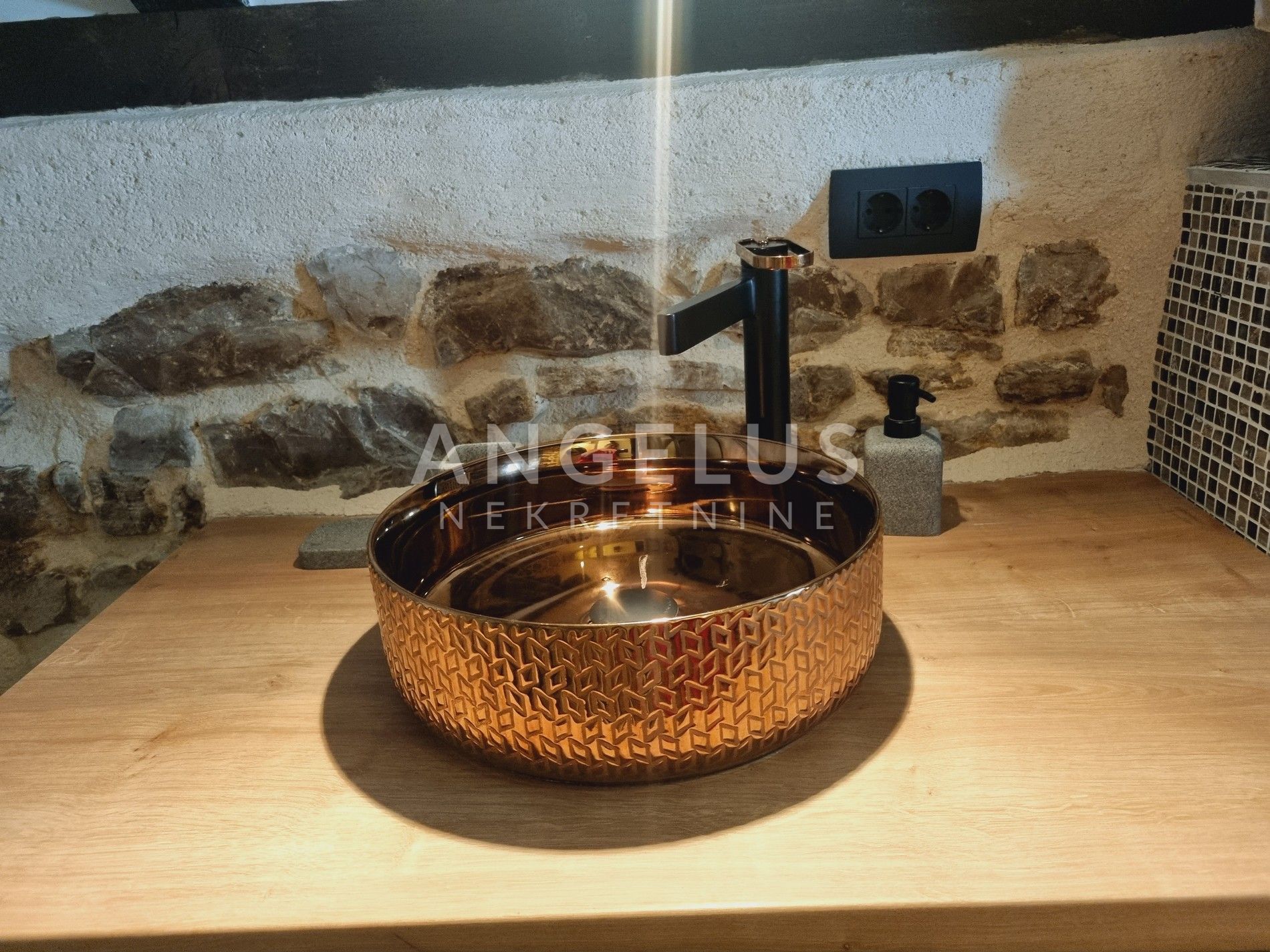 Casa In vendita - Splitsko-dalmatinska Kaštel Lukšić