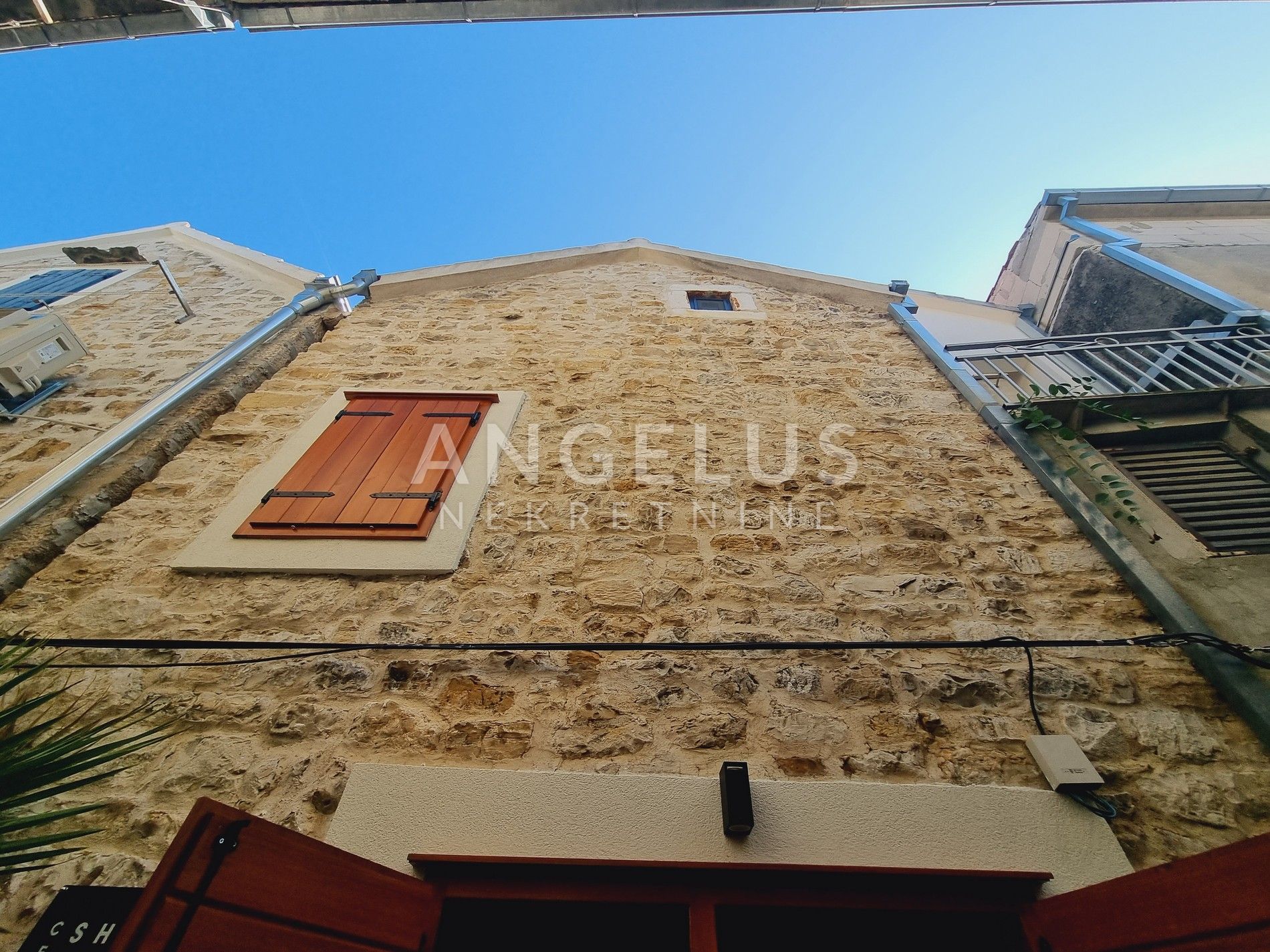 Casa In vendita - Splitsko-dalmatinska Kaštel Lukšić
