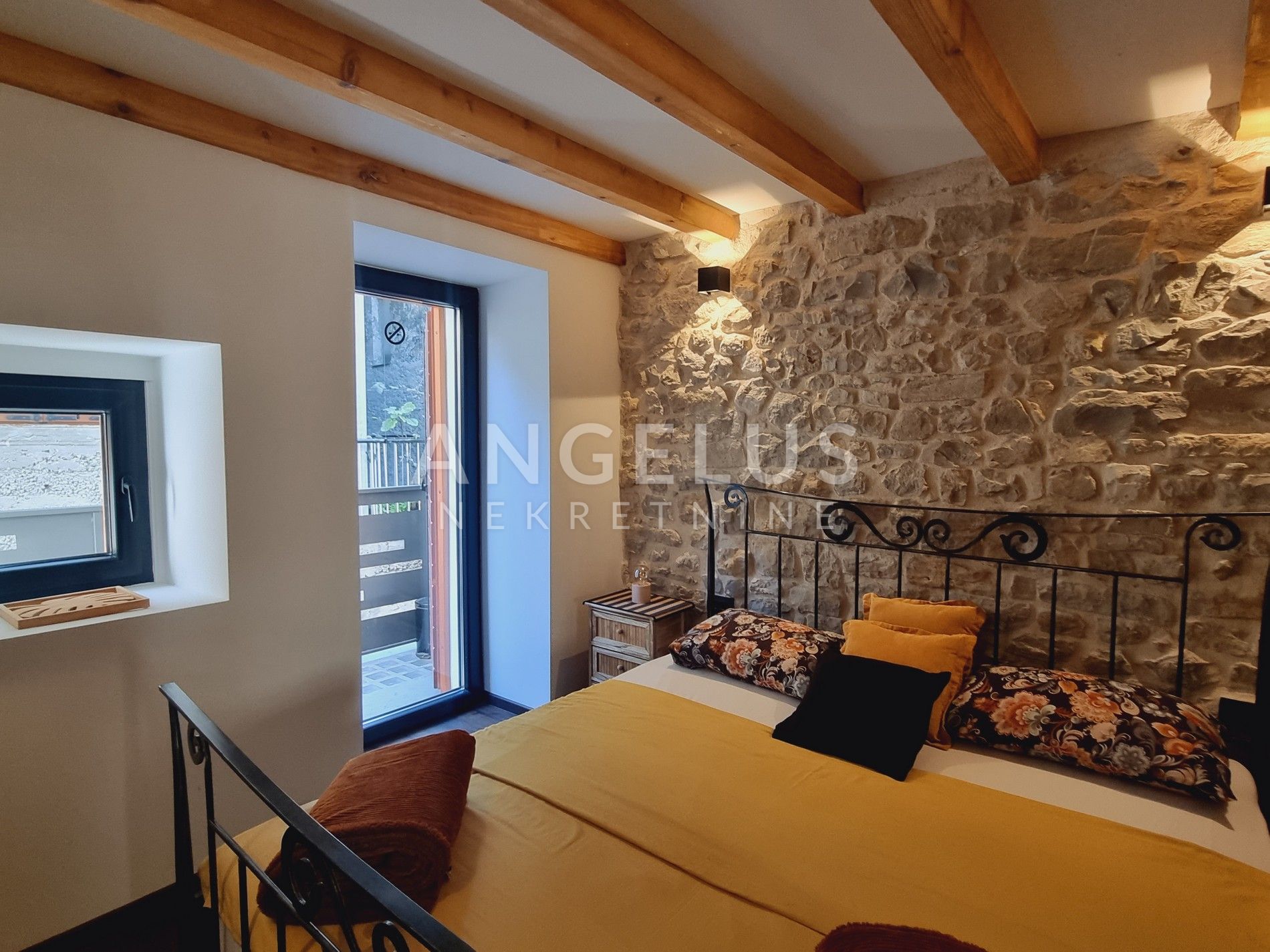 Casa In vendita - Splitsko-dalmatinska Kaštel Lukšić