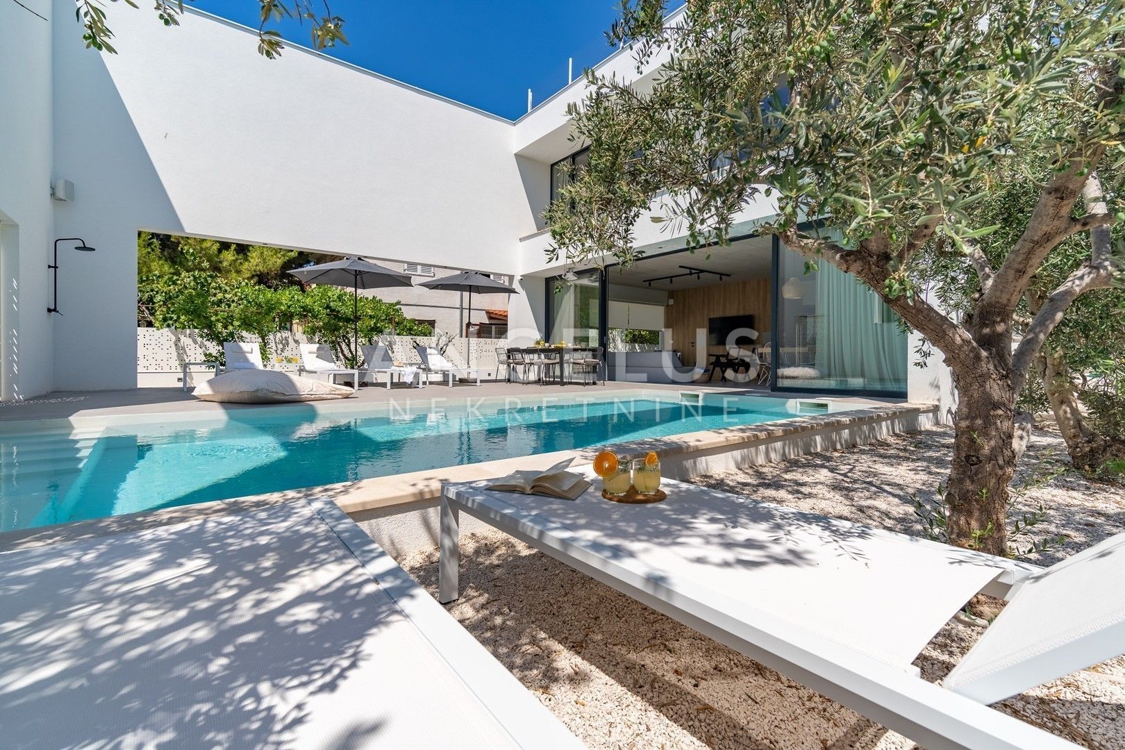 House For sale - Supetar - foto 2/25