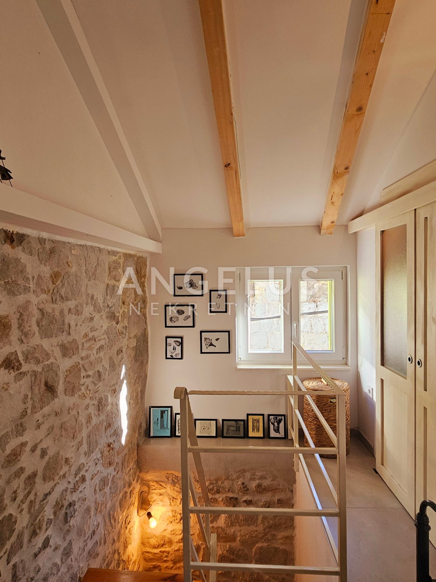 House For sale - Splitsko-dalmatinska Kaštel Lukšić - foto 1/29