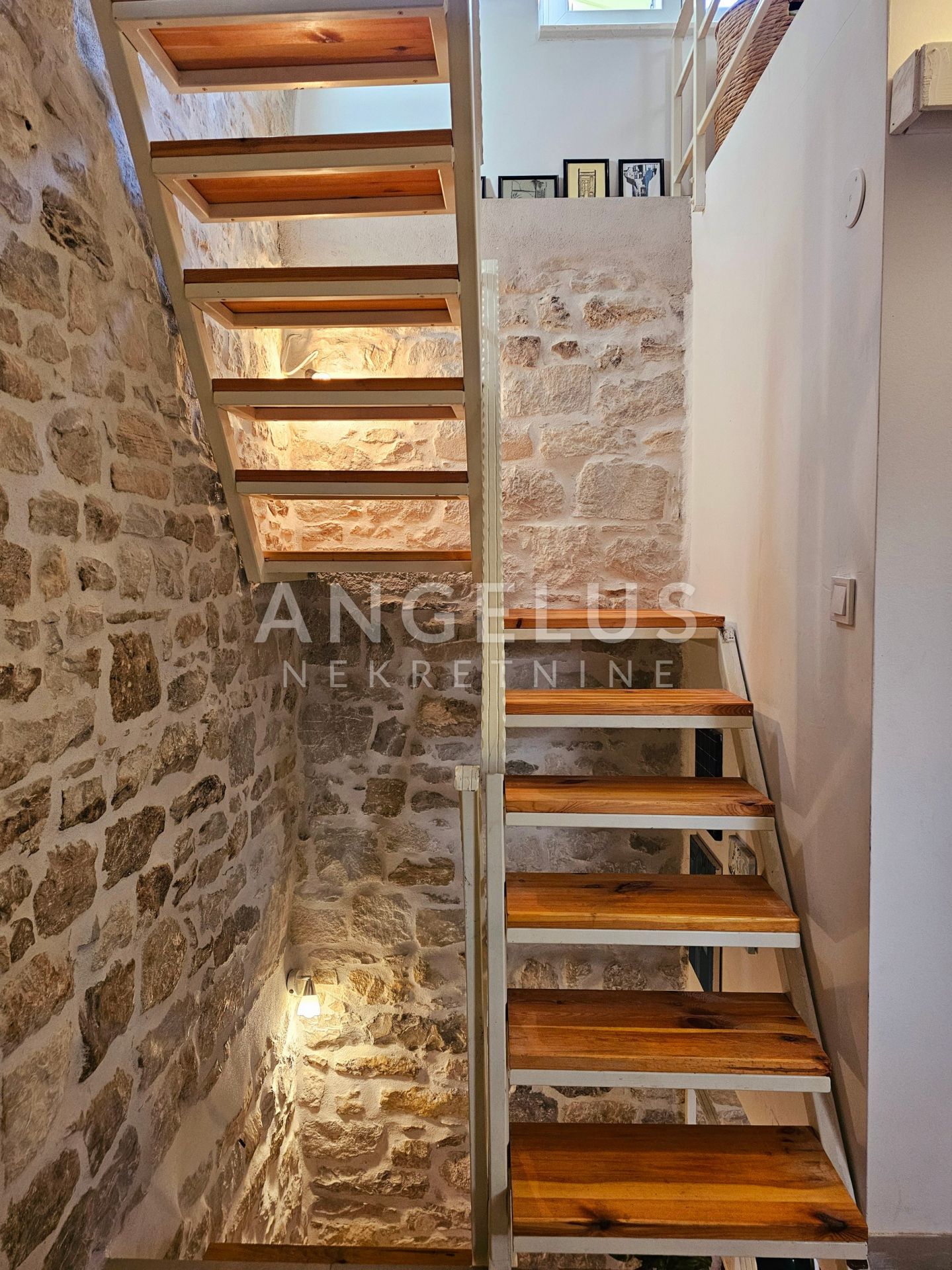 House For sale - Splitsko-dalmatinska Kaštel Lukšić