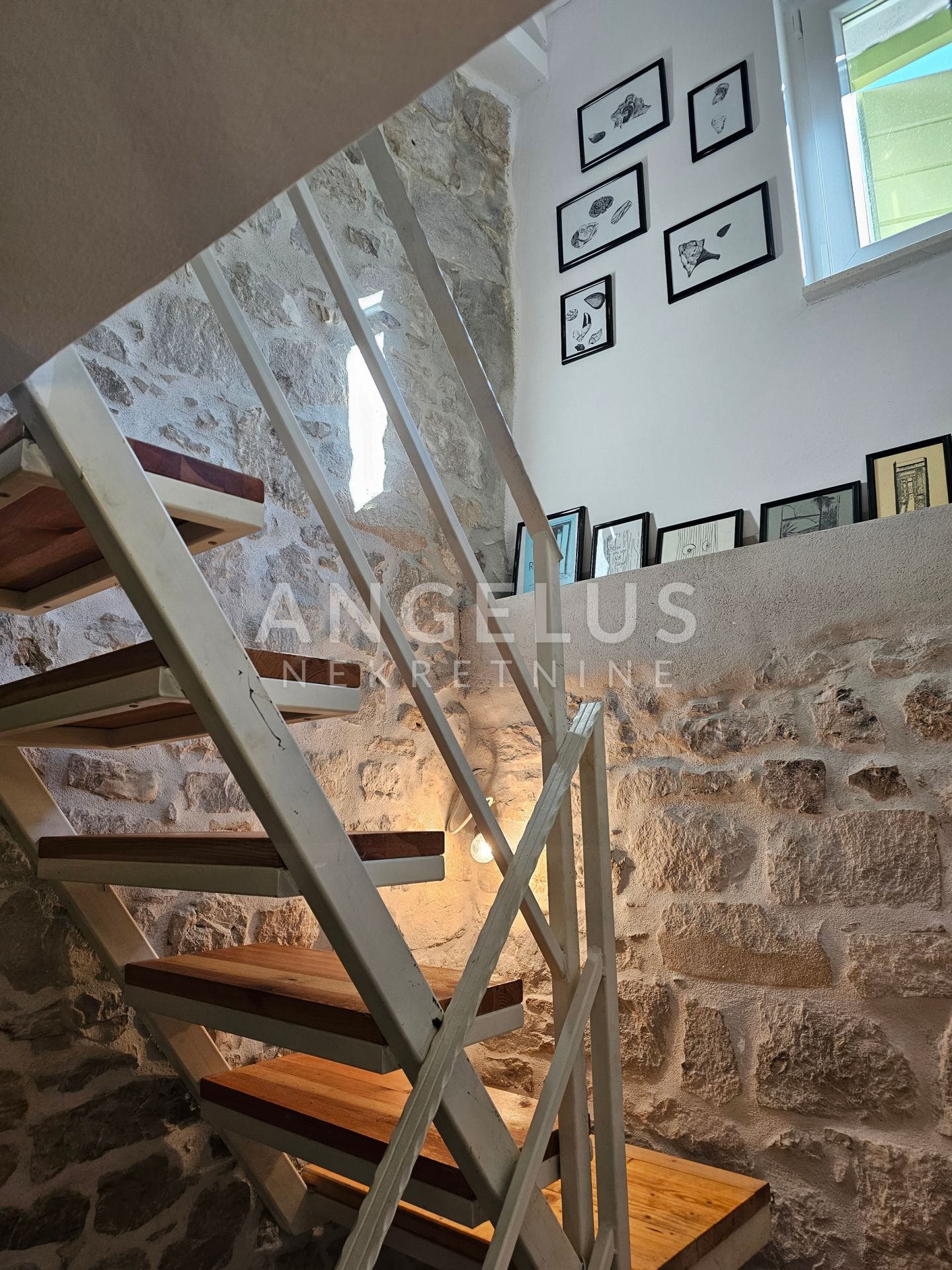House For sale - Splitsko-dalmatinska Kaštel Lukšić