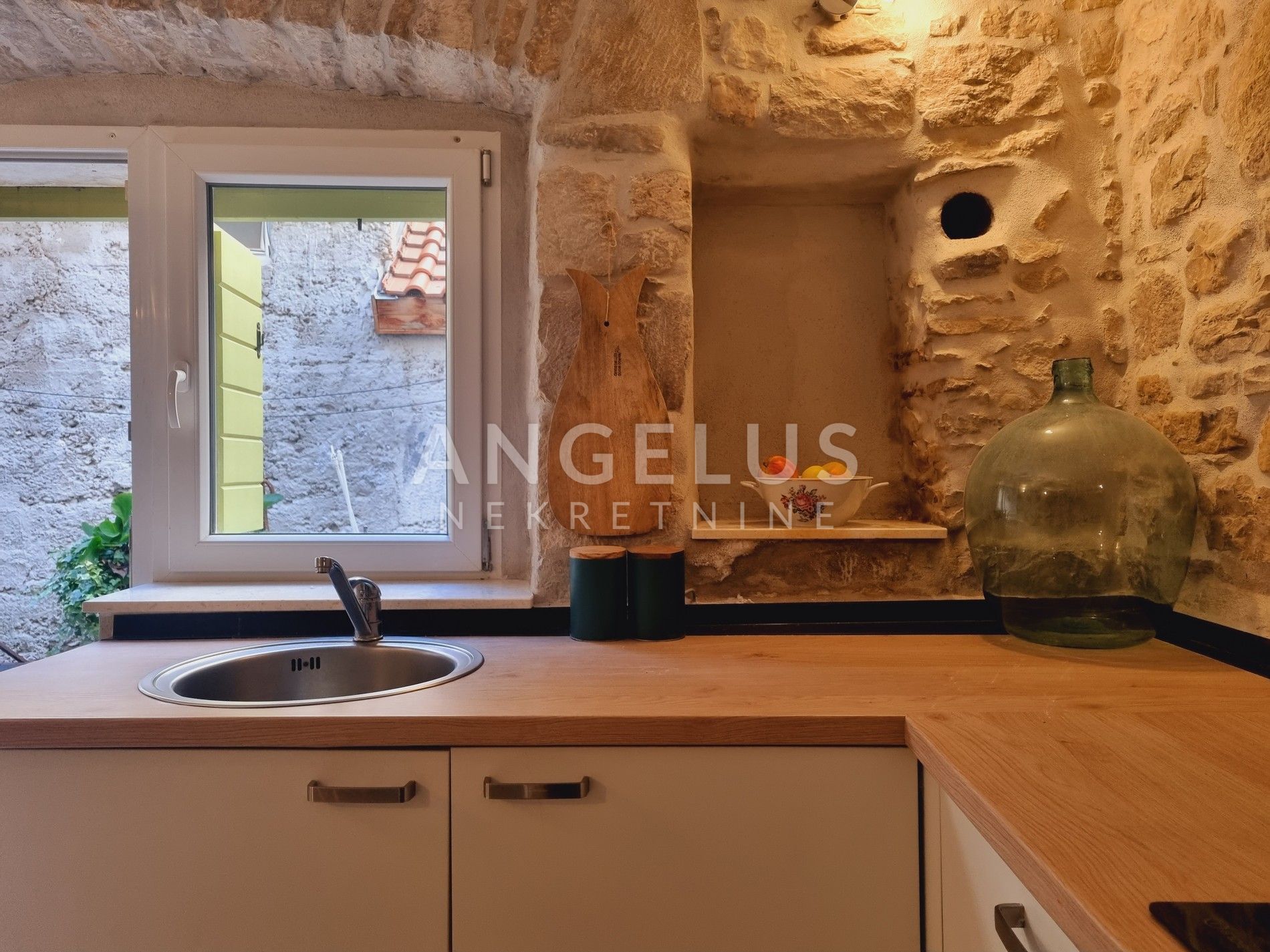 House For sale - Splitsko-dalmatinska Kaštel Lukšić
