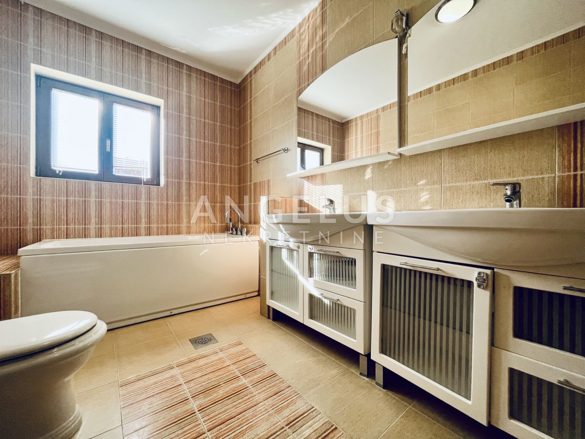 Haus Zu verkaufen -  Dedići