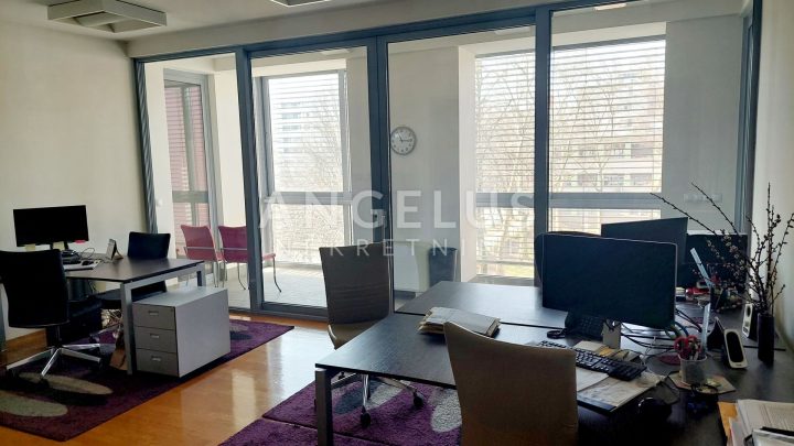 Komerční k pronájmu 150 m² – Donji Grad