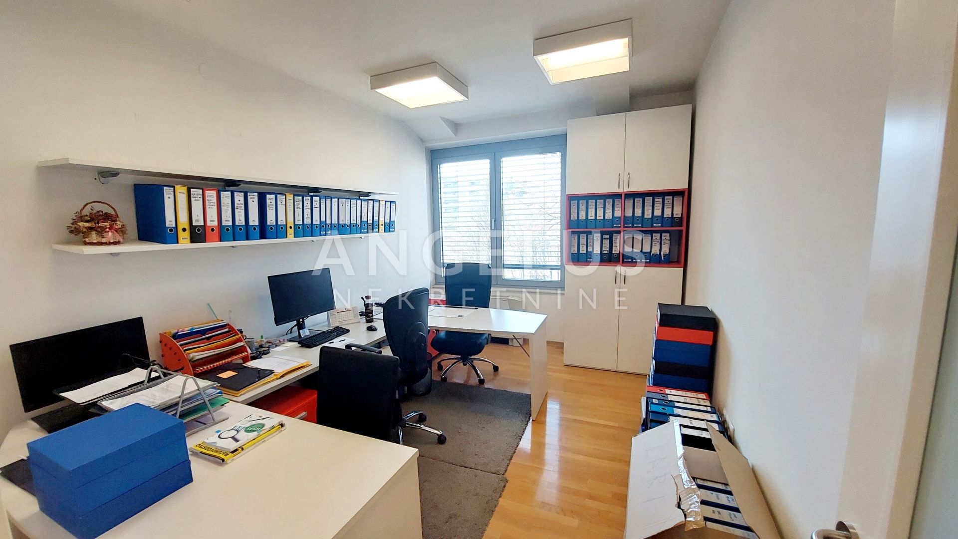 Poslovni prostor Na prodaju -  Donji grad