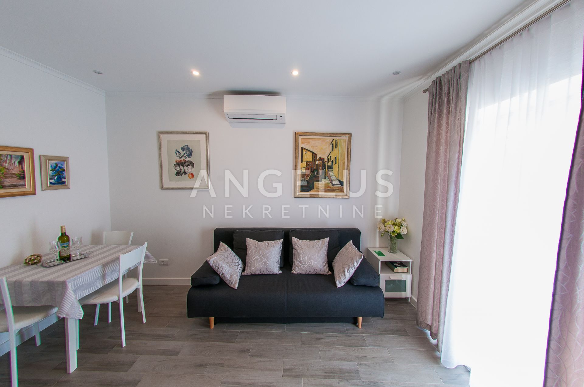 Apartment Zu verkaufen -  Grad