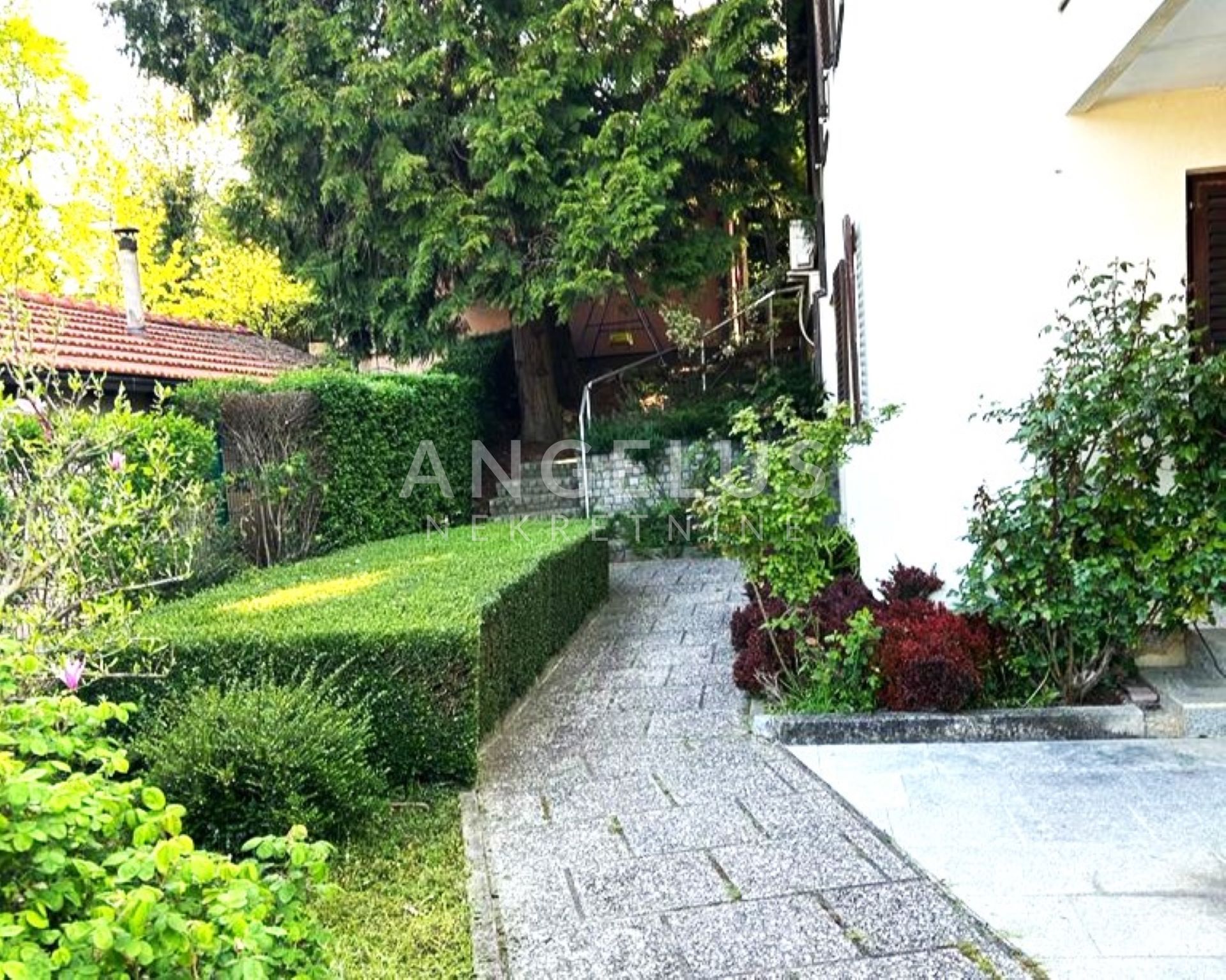 Casa In vendita -  Jelenovac