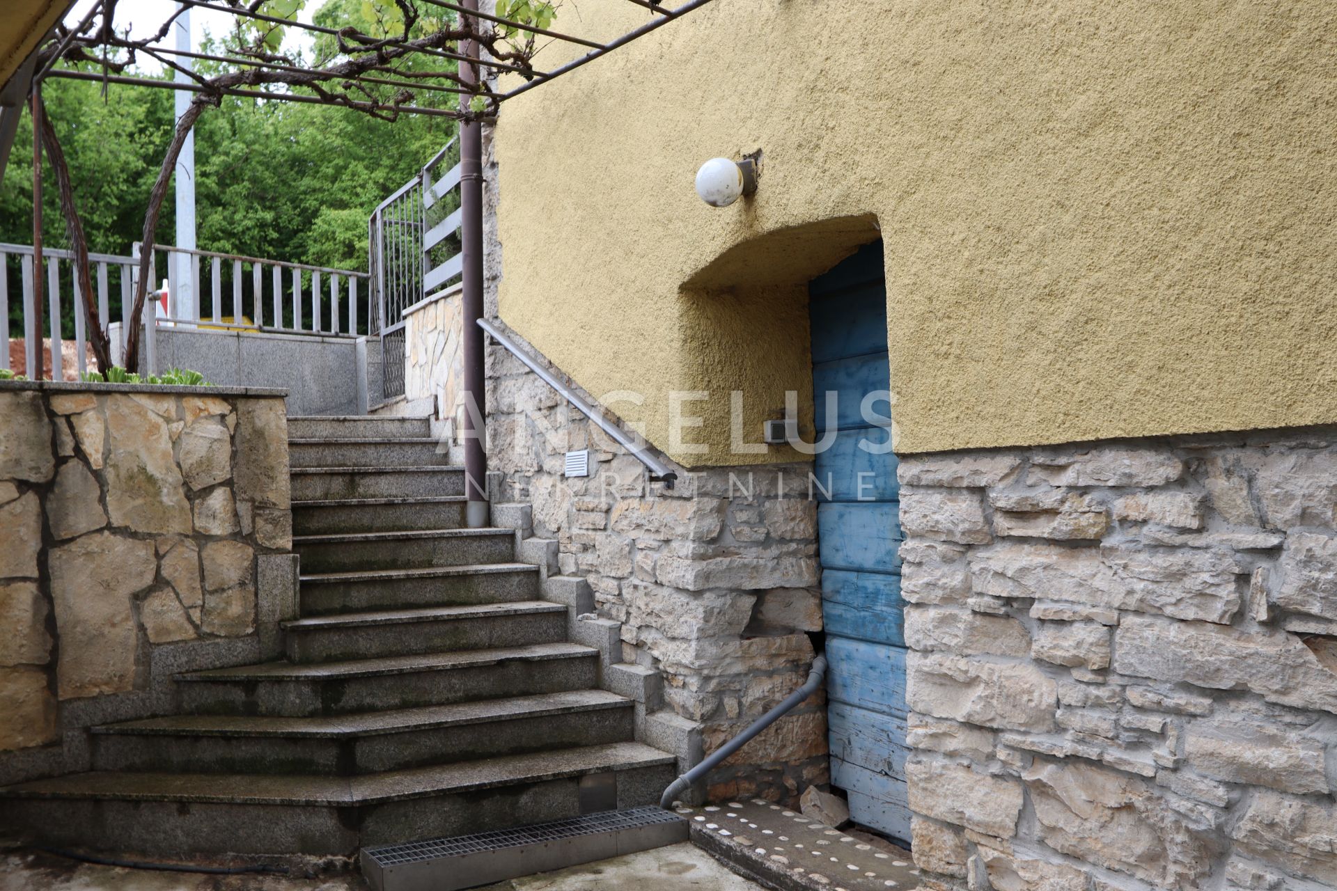 House For sale - Istarska Štranjga
