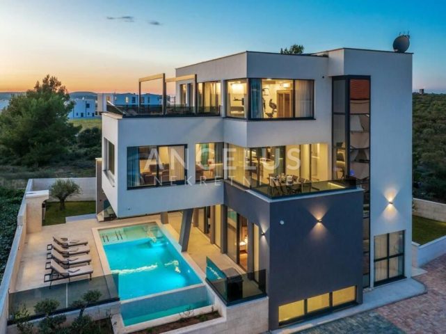 Casa in vendita 400 m² – Medulin