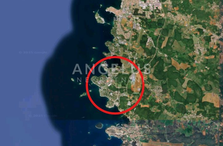 Pozemok na predaj 25000 m² – Funtana